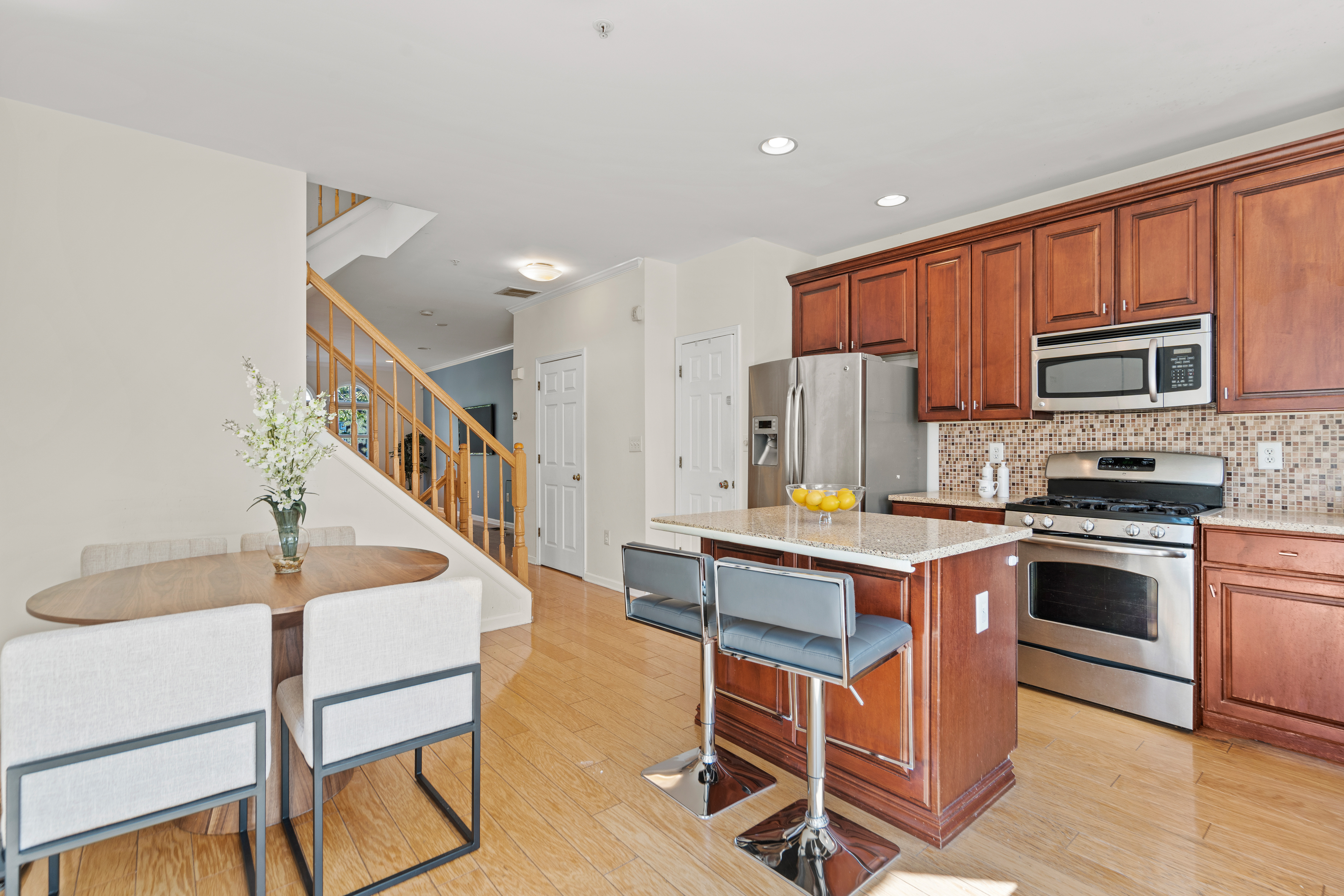 416 Newburgh Ct 
