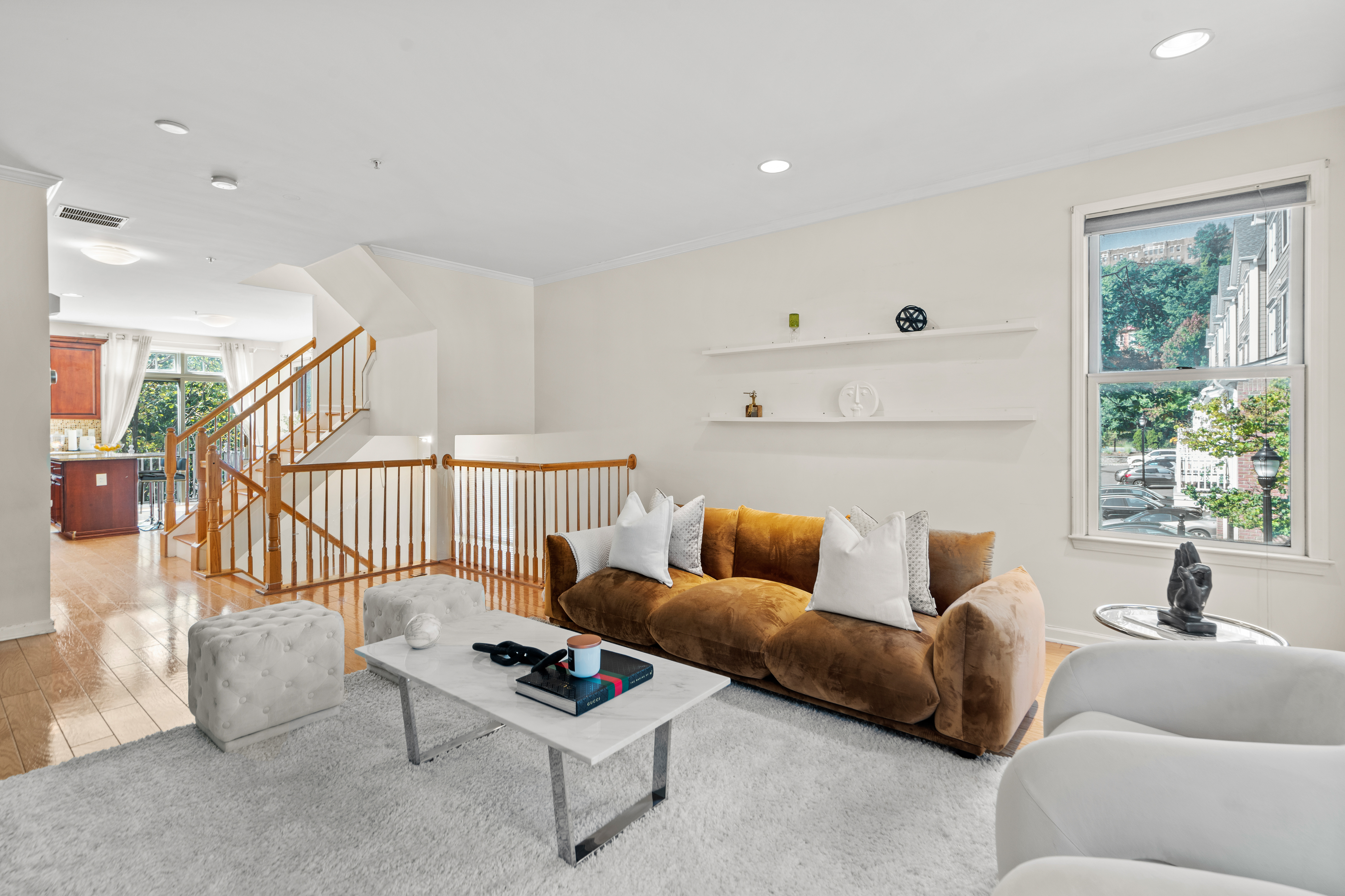 416 Newburgh Ct 