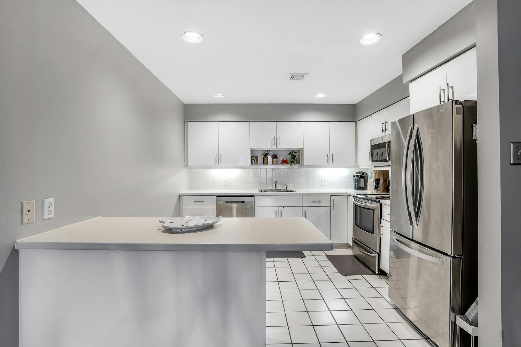 101 Shearwater Ct East Unit# 23