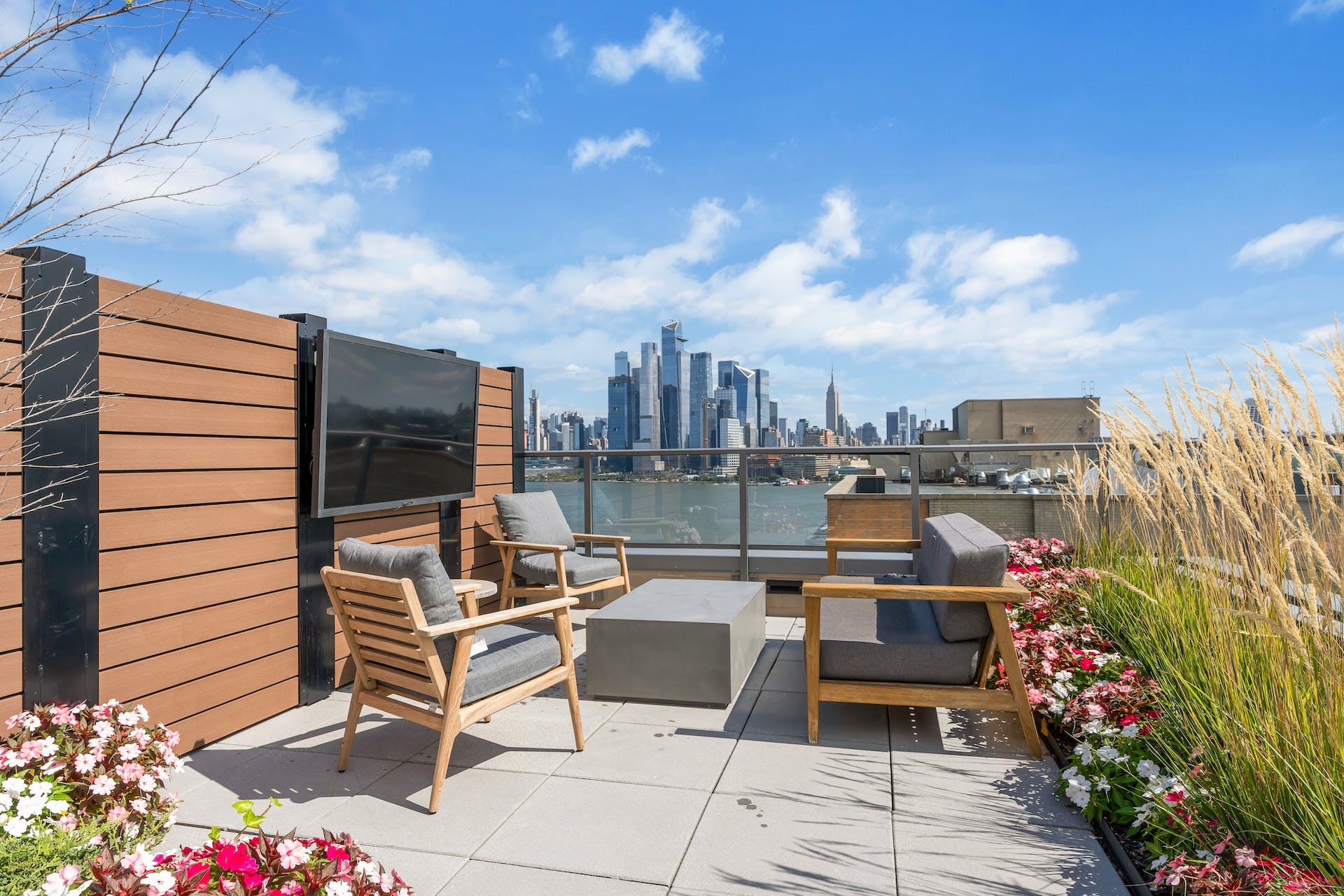 1425 Hudson St Unit# 7B