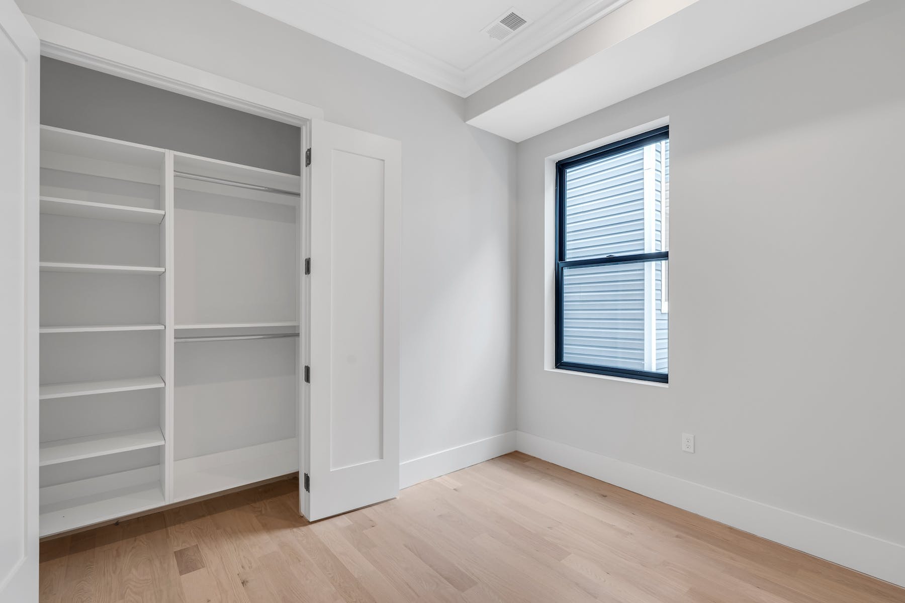 102 Lincoln St Unit# 2