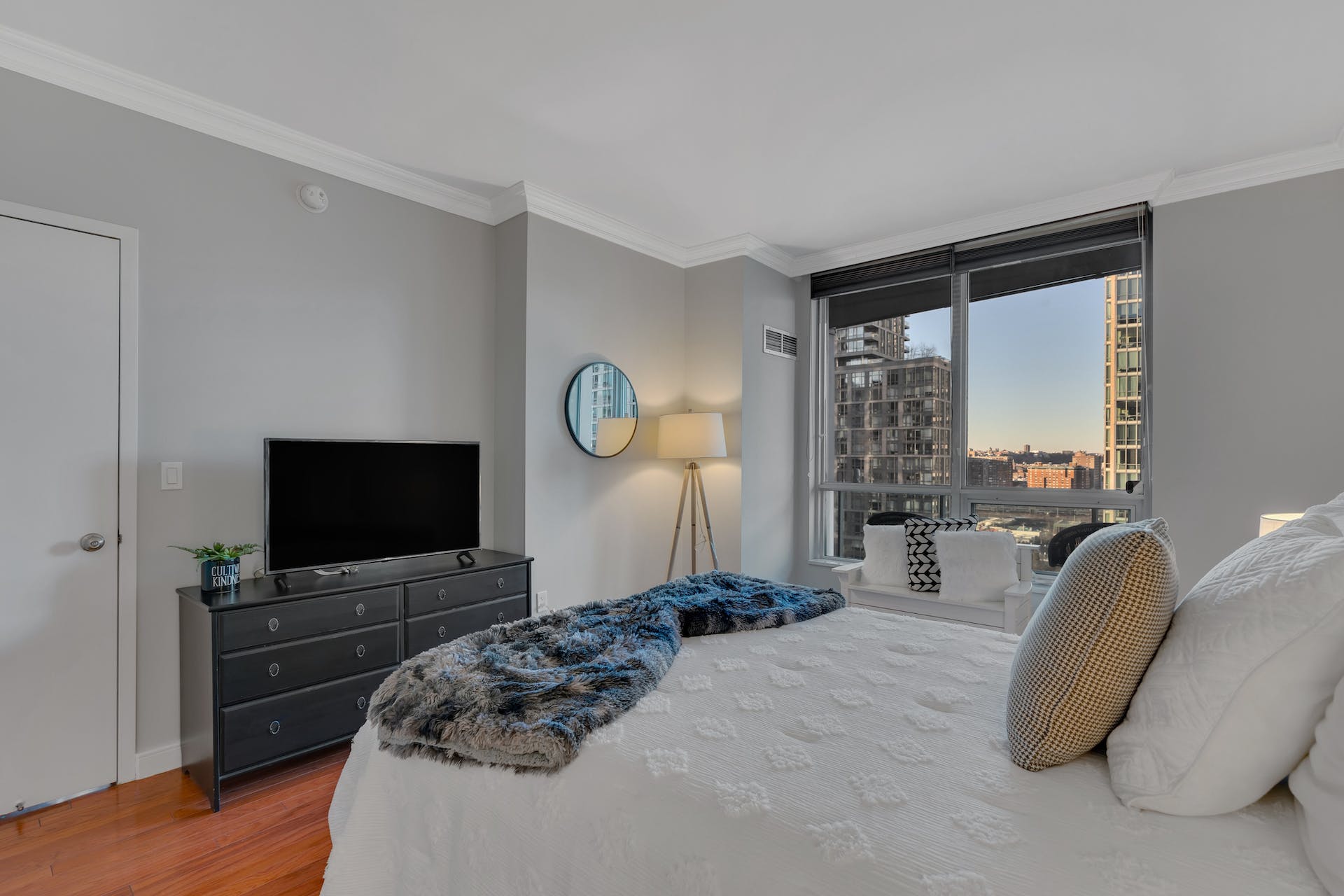 20 Newport Parkway Unit# 1712