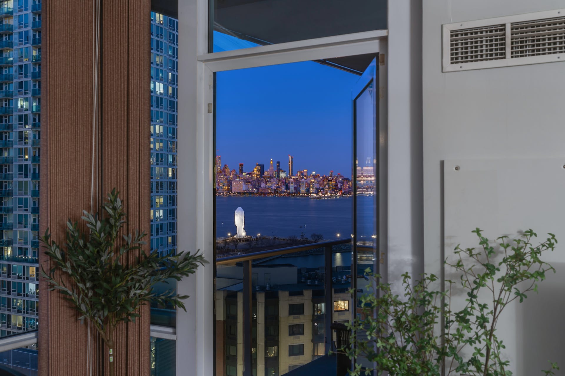 20 Newport Parkway Unit# 1712
