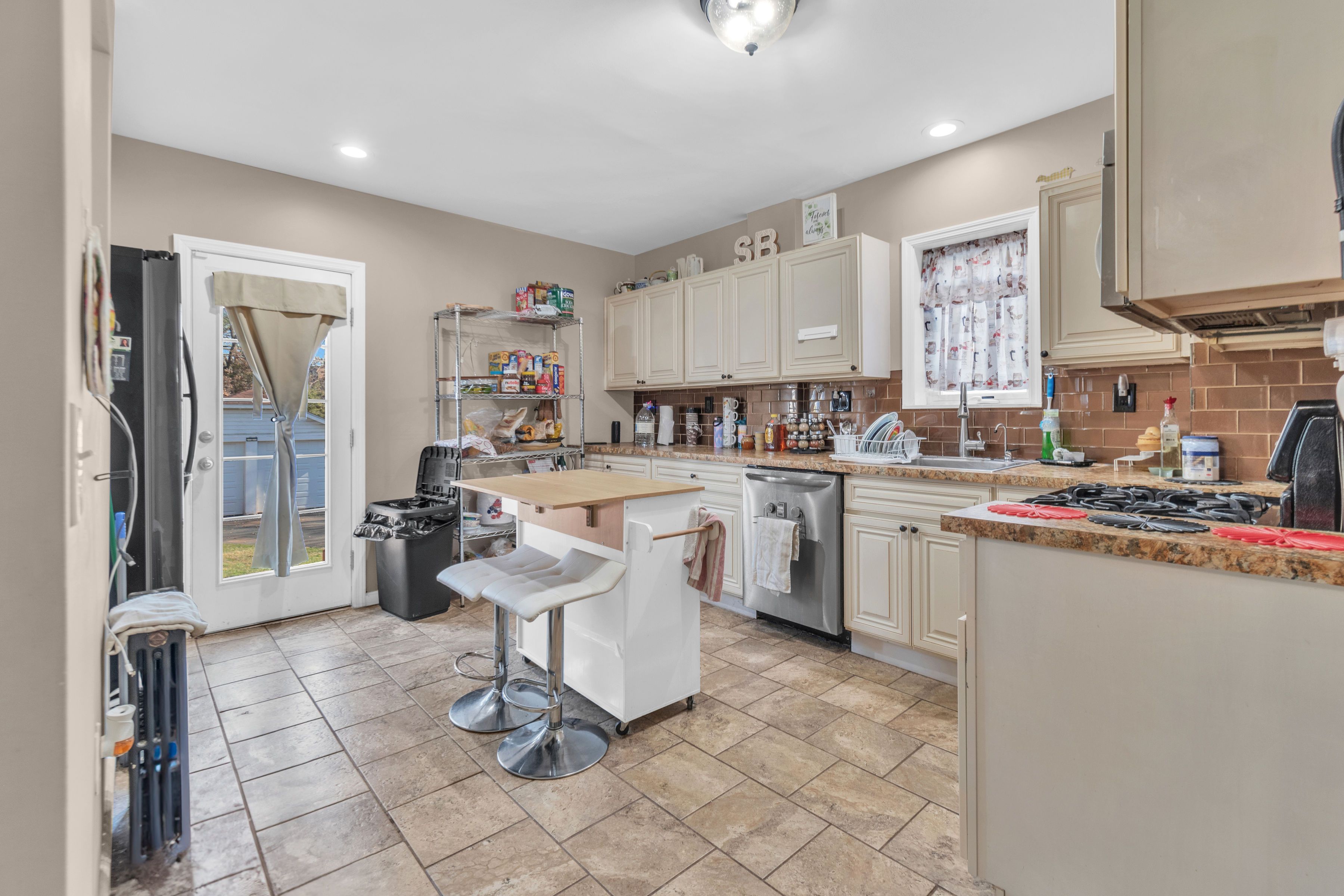 121 Sterling Pl 