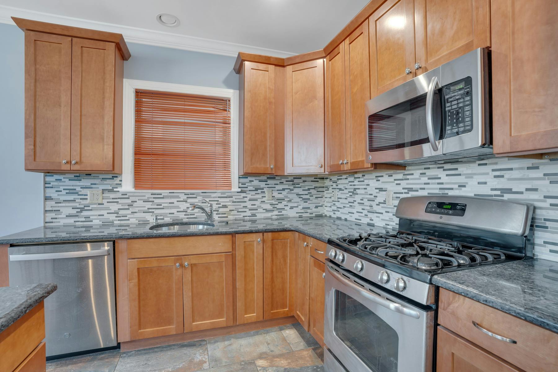 96 Sherman Ave Unit# 2