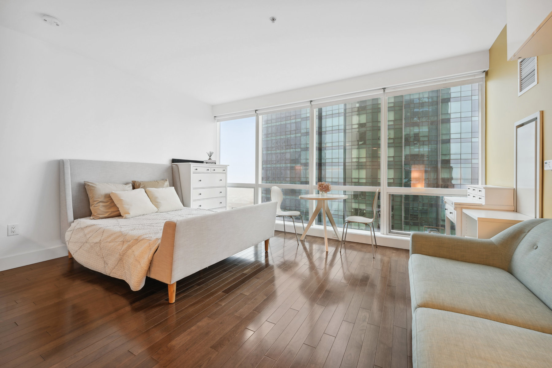 77 Hudson St Unit# 2713
