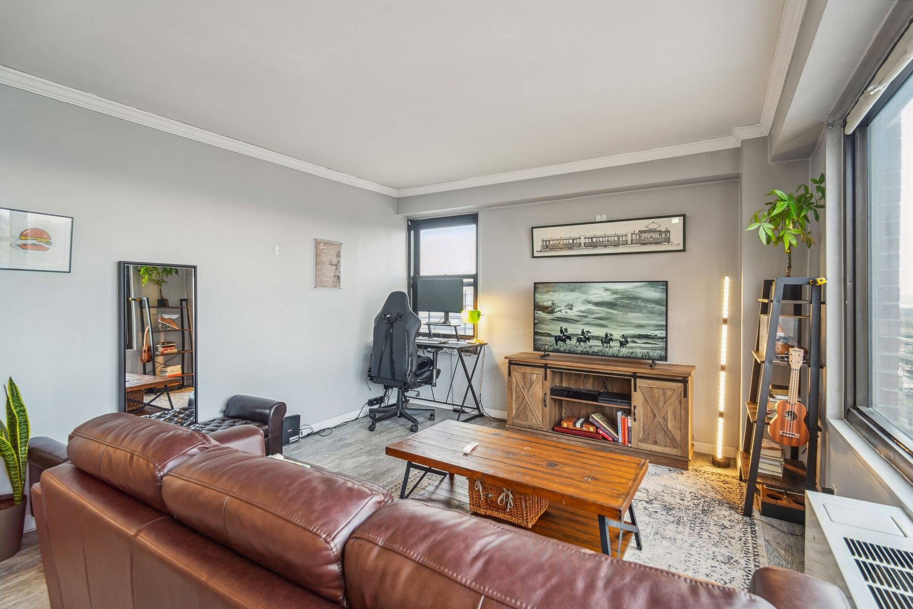 135 Montgomery St Unit# 18F