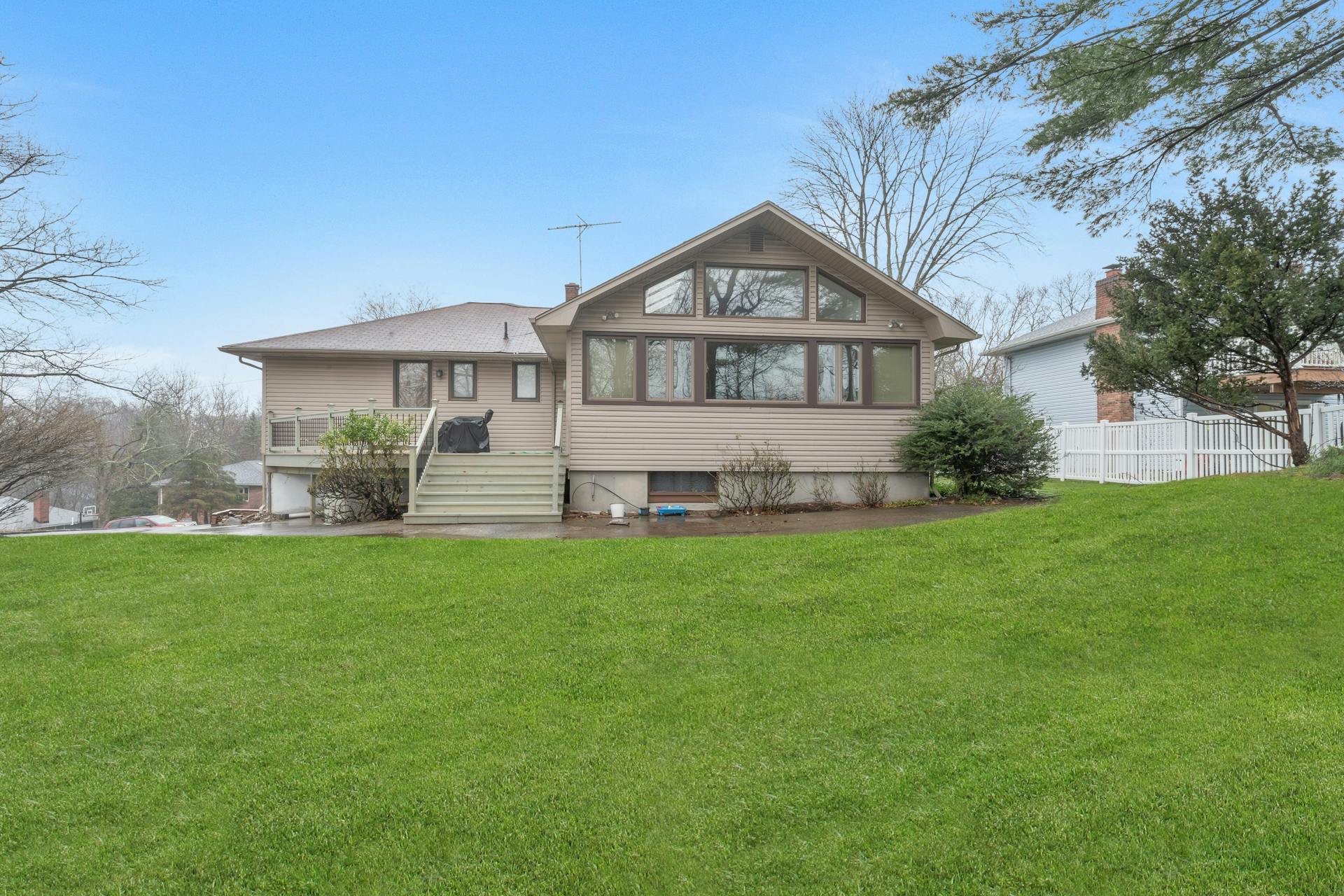 12 Oxford Dr