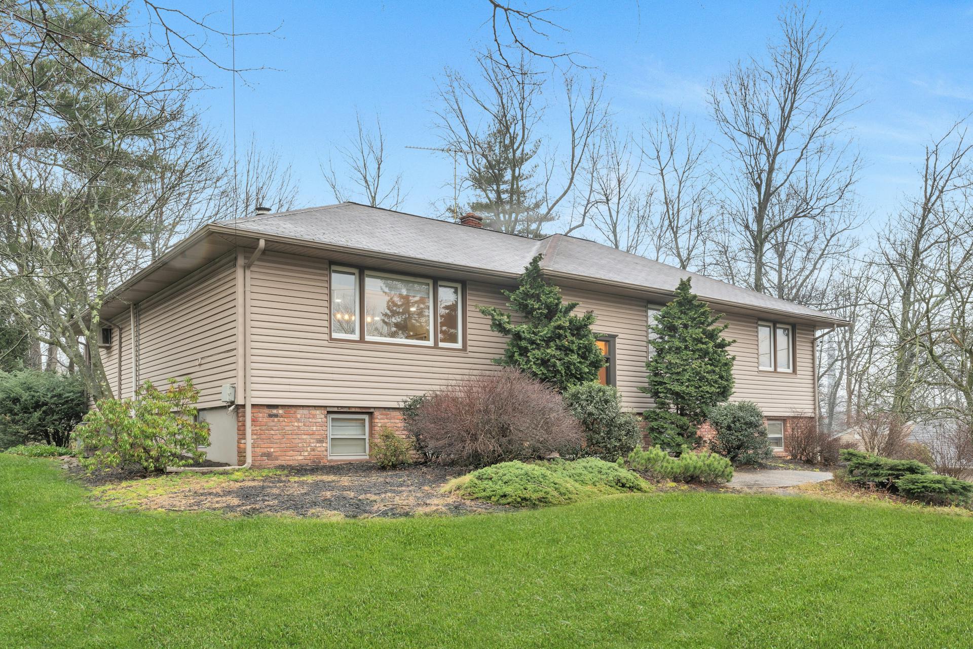 12 Oxford Dr