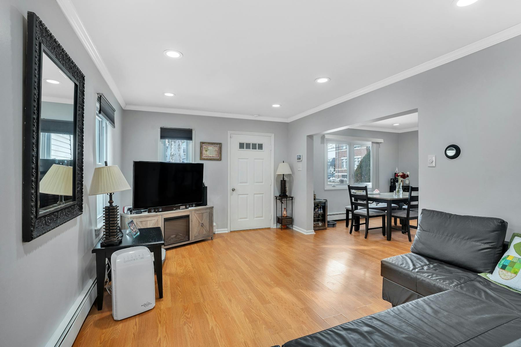 1045 John Glenn Dr 