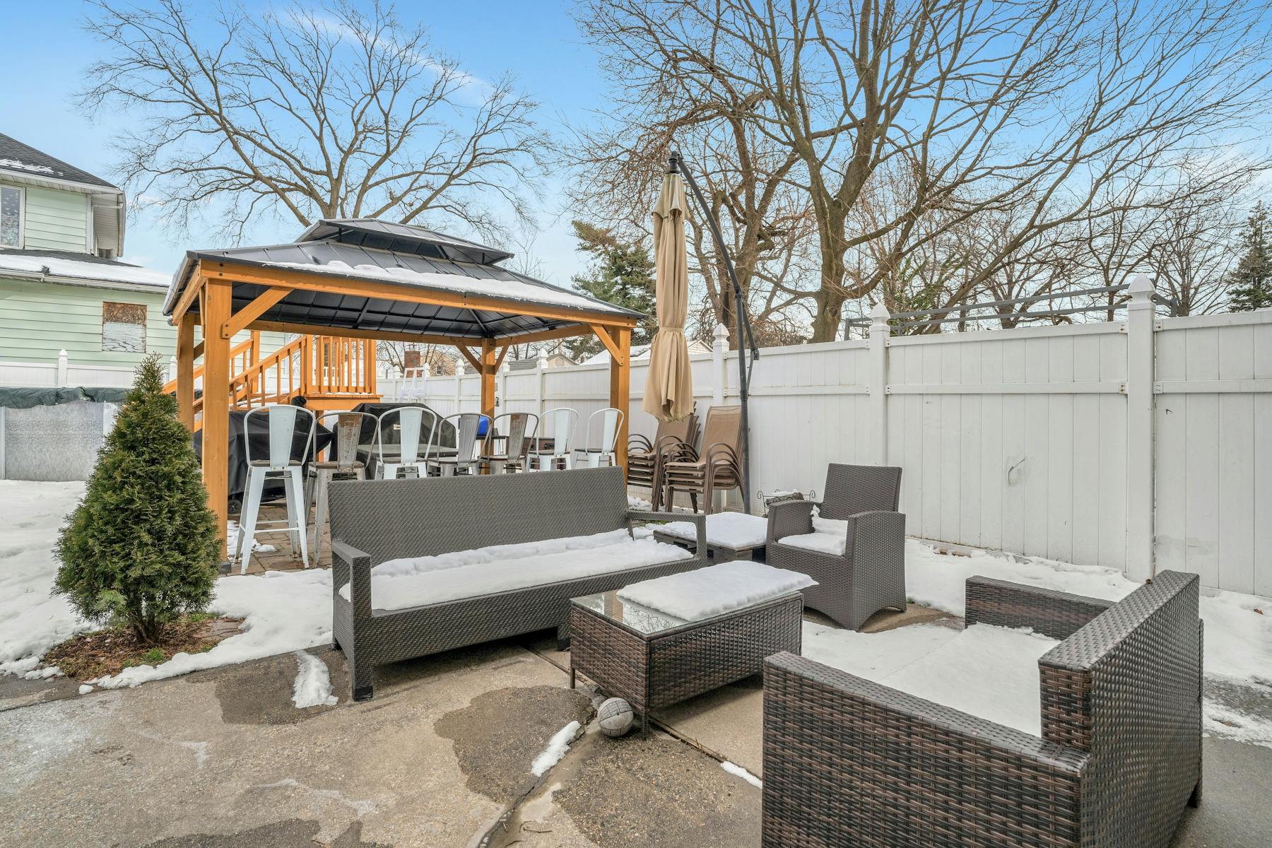 1045 John Glenn Dr 