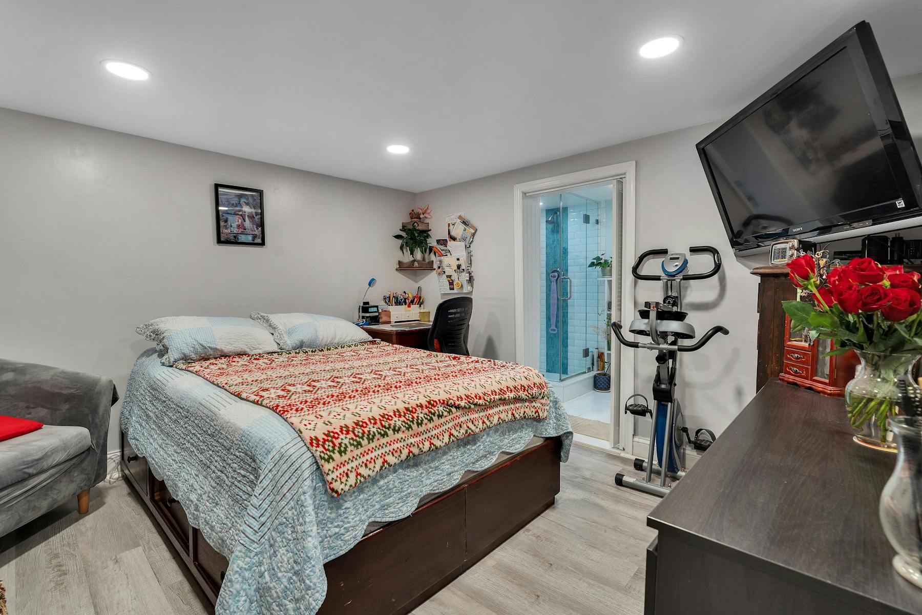 1045 John Glenn Dr 