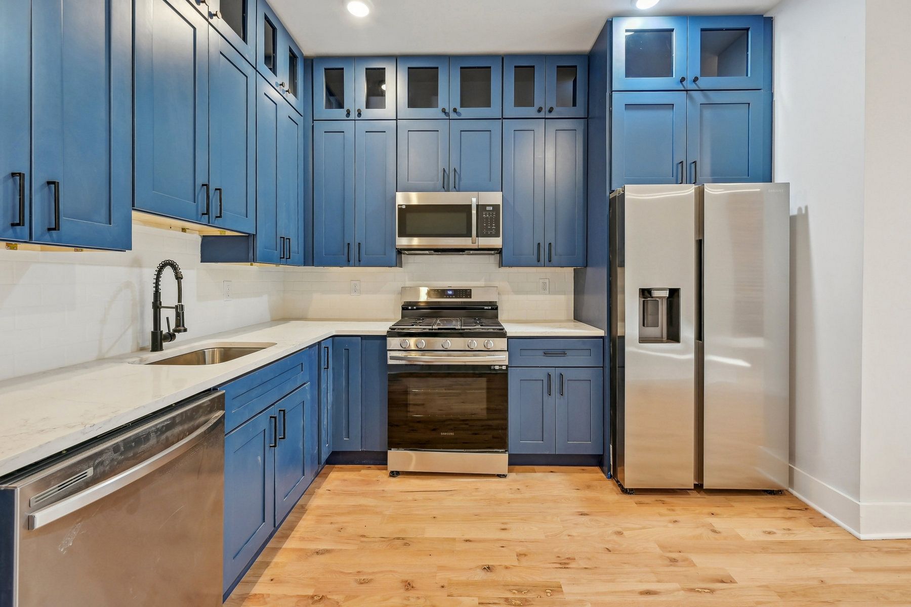 933A Summit Ave Unit# 3