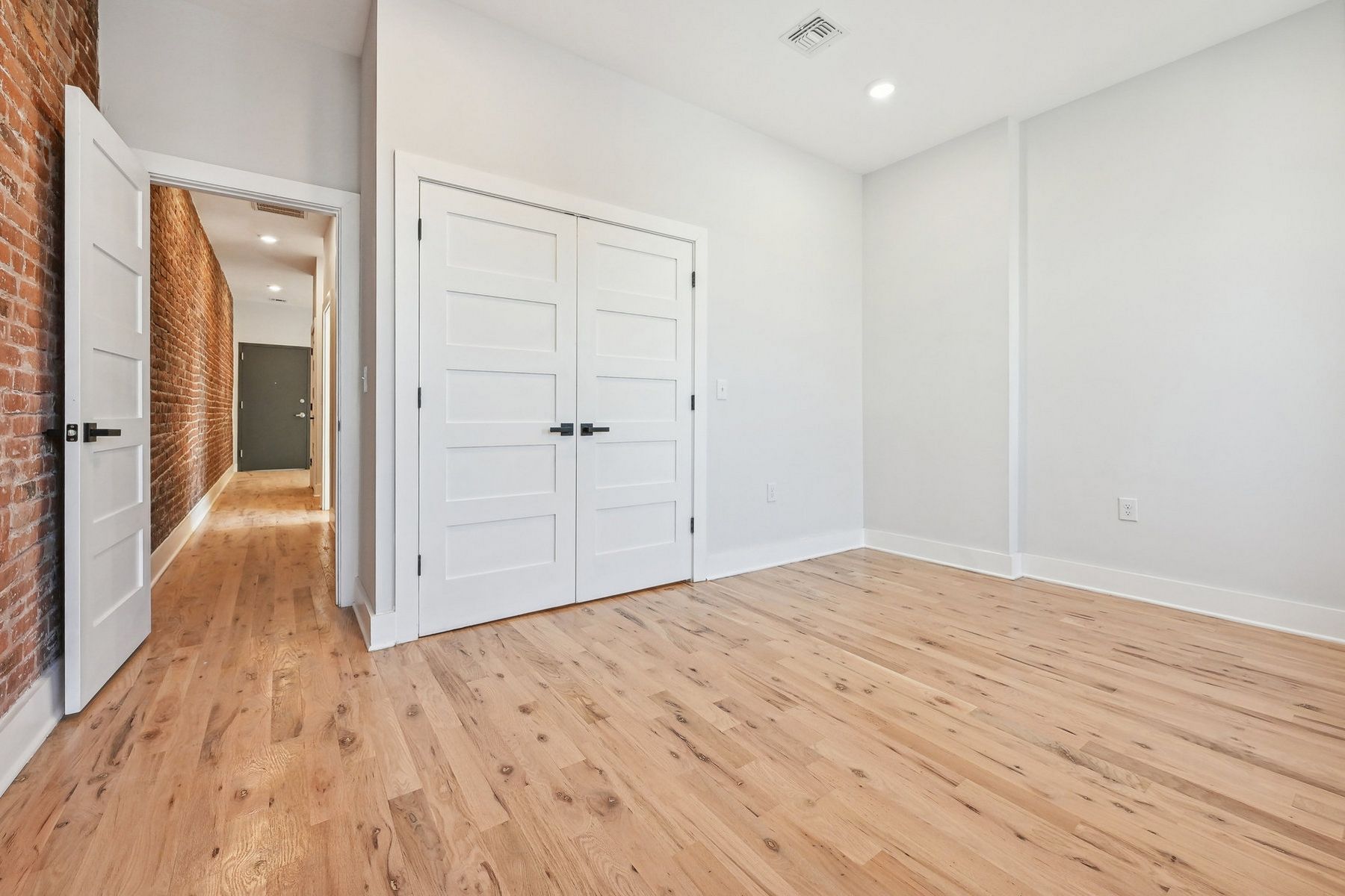 933A Summit Ave Unit# 3
