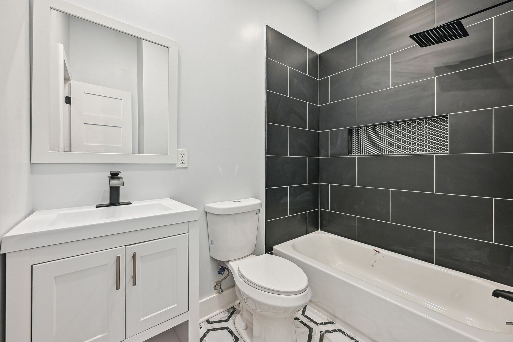 933A Summit Ave Unit# 3