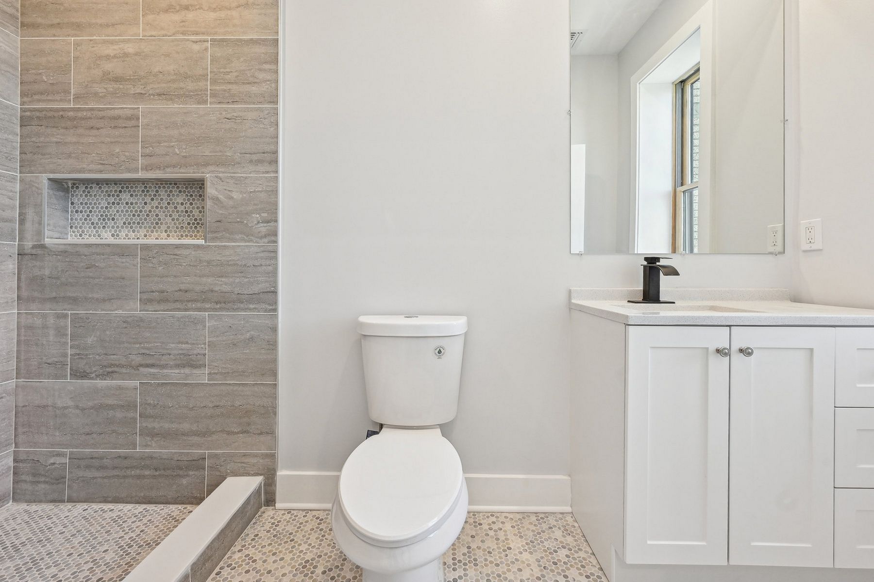 933A Summit Ave Unit# 3