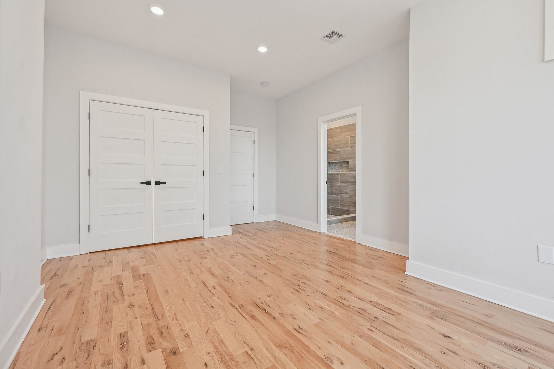 933A Summit Ave Unit# 3