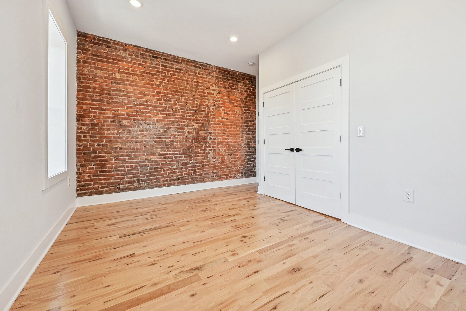 933A Summit Ave Unit# 3