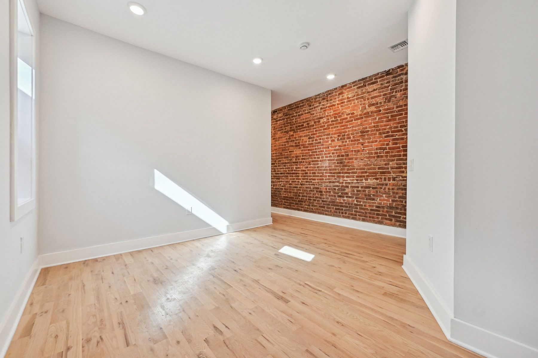933A Summit Ave Unit# 3