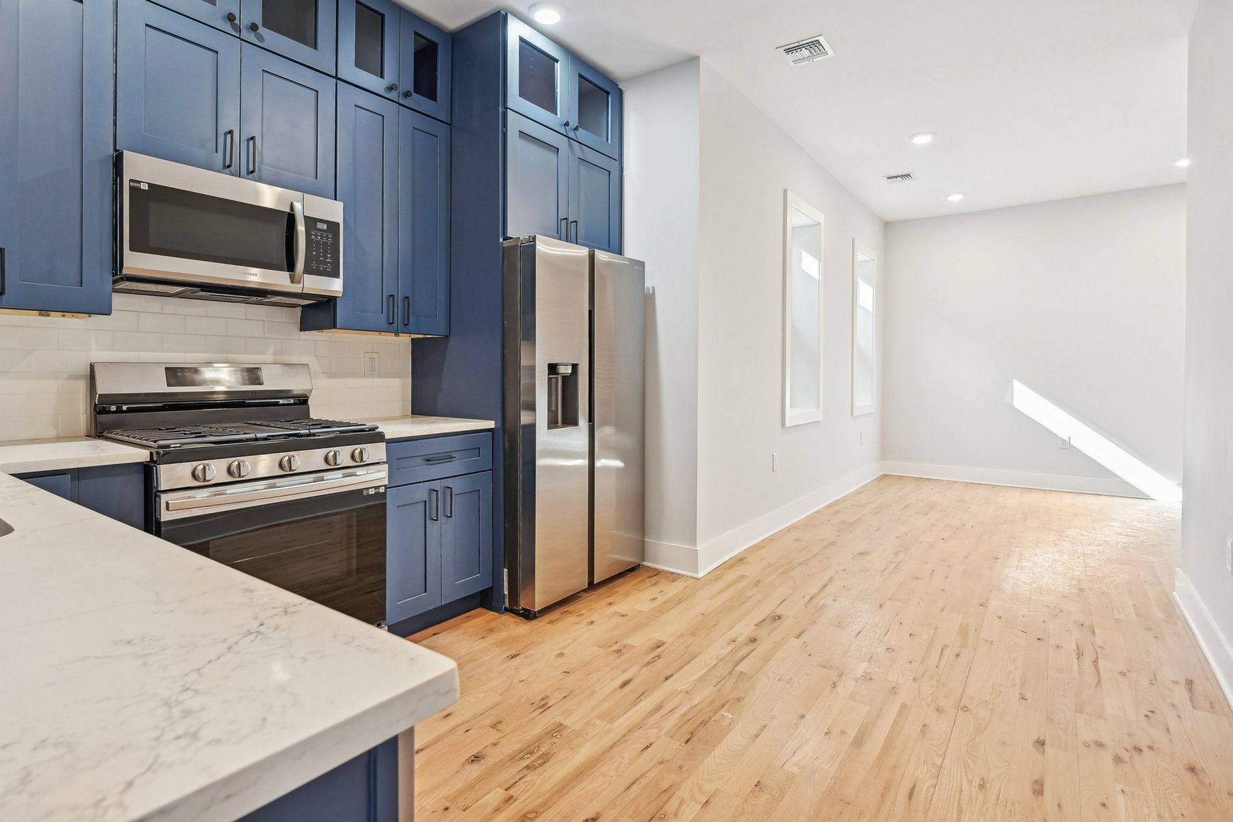 933A Summit Ave Unit# 3
