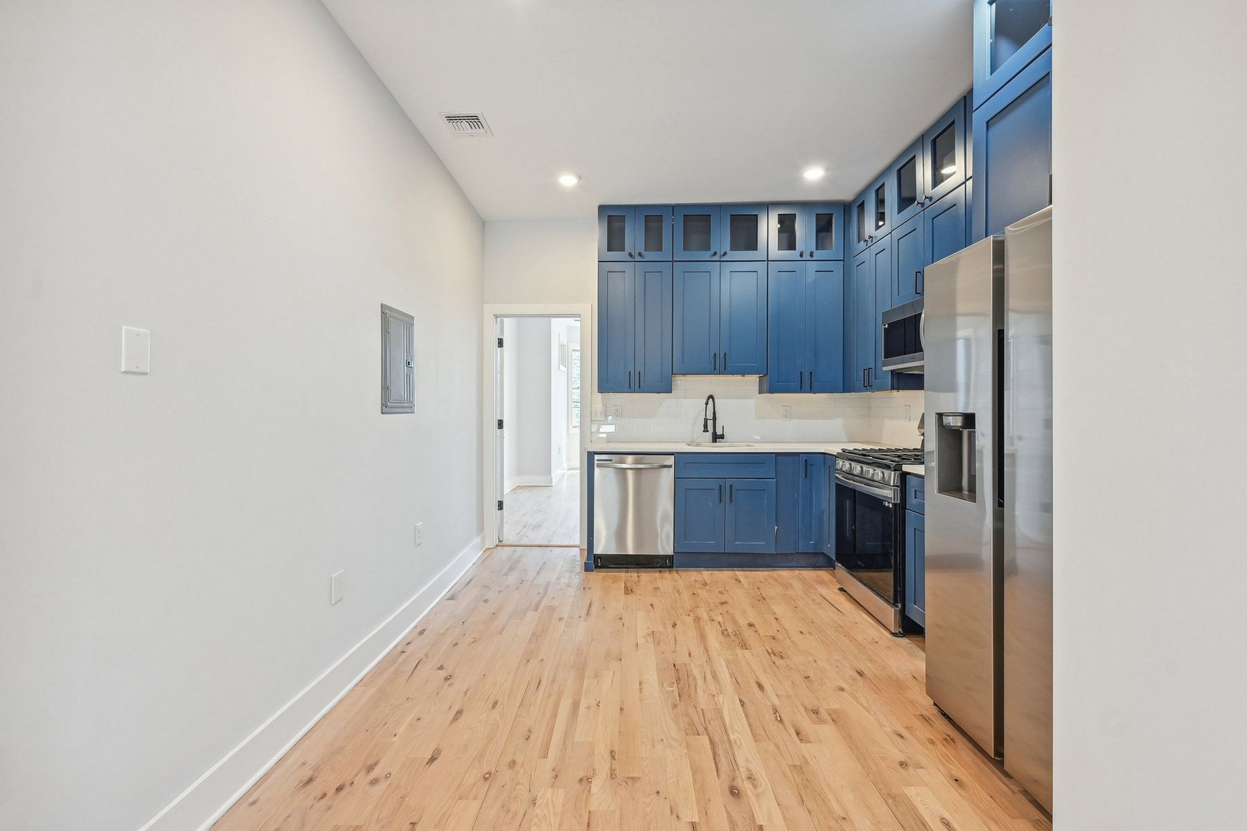 933A Summit Ave Unit# 3