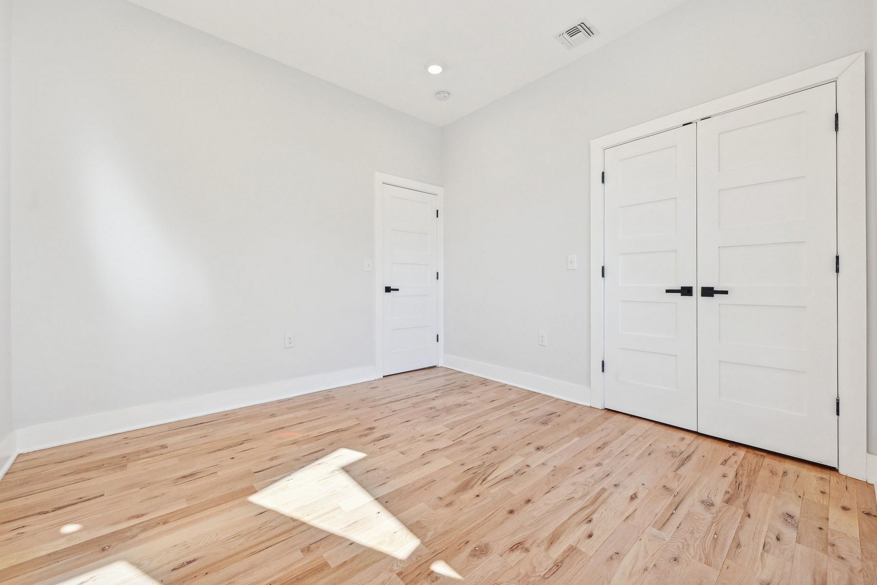 933A Summit Ave Unit# 3