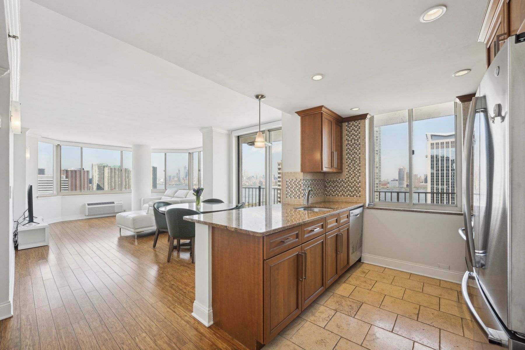1 2nd St Unit# 2012
