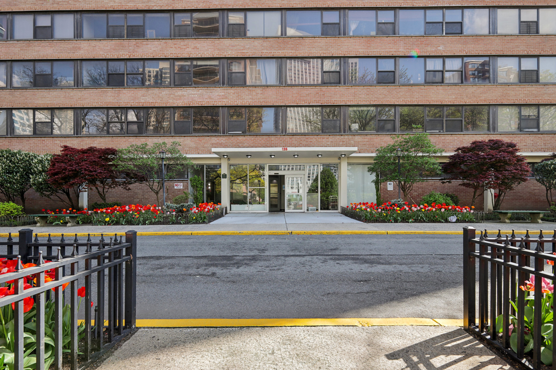 135 Montgomery St Unit# 16C