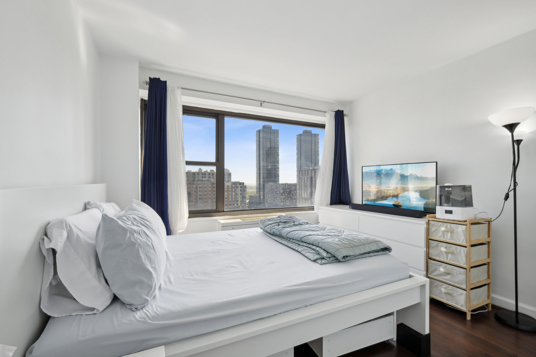 135 Montgomery St Unit# 16C