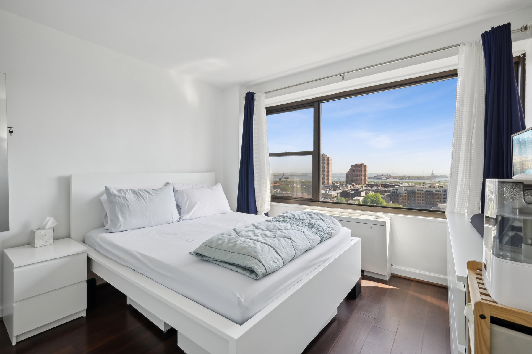 135 Montgomery St Unit# 16C
