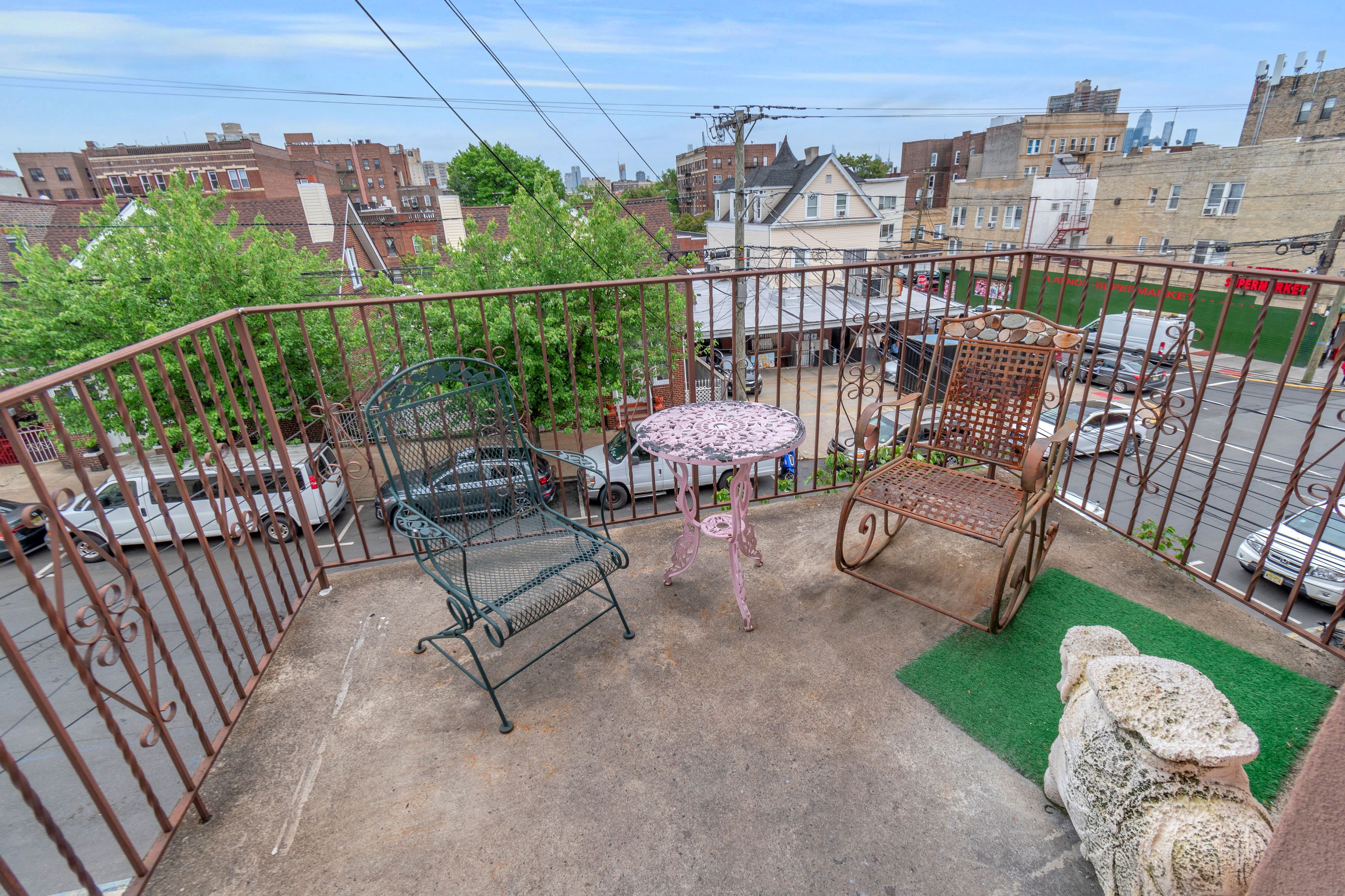 6505 Hudson Ave