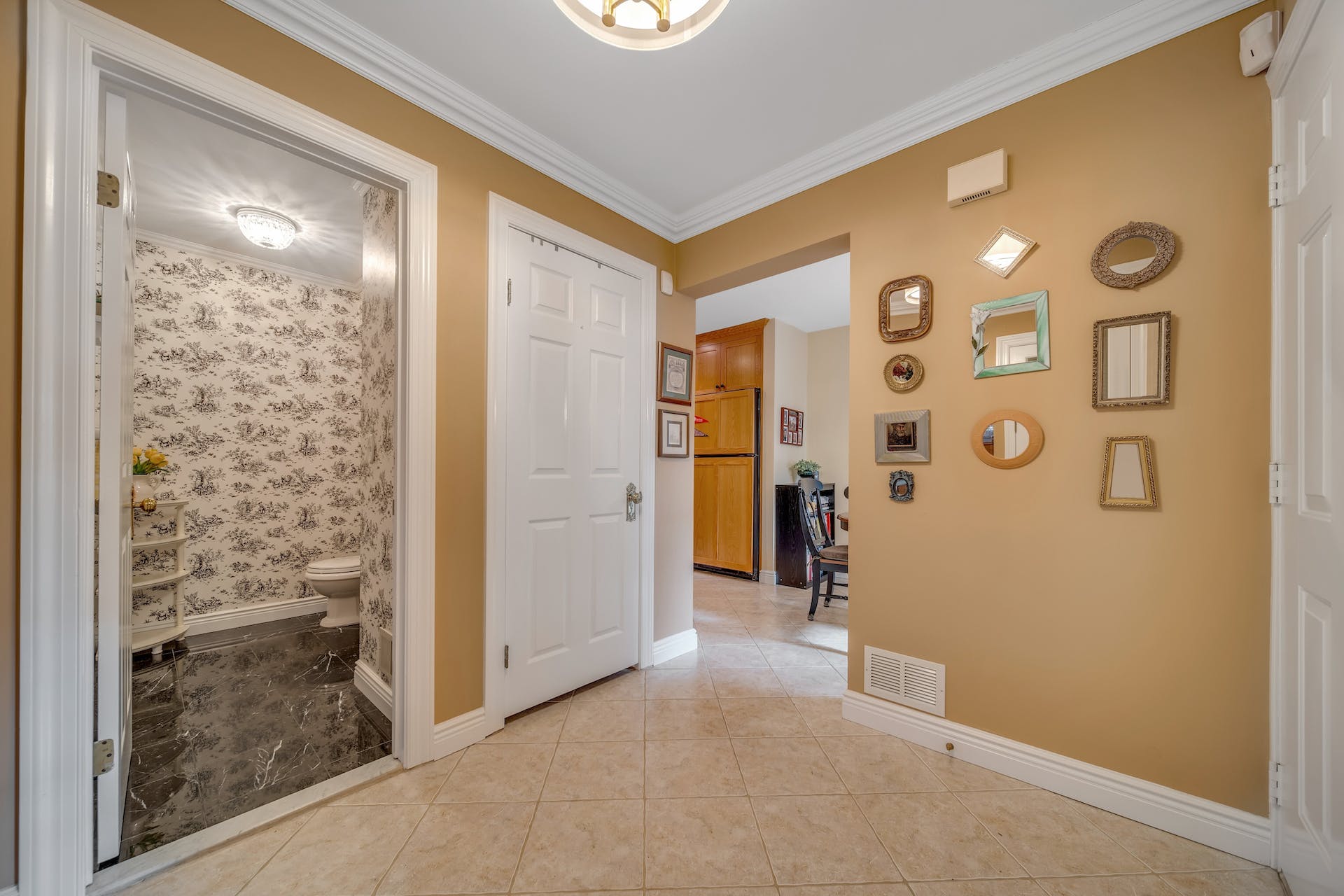 21 Crescent Hollow Court 
