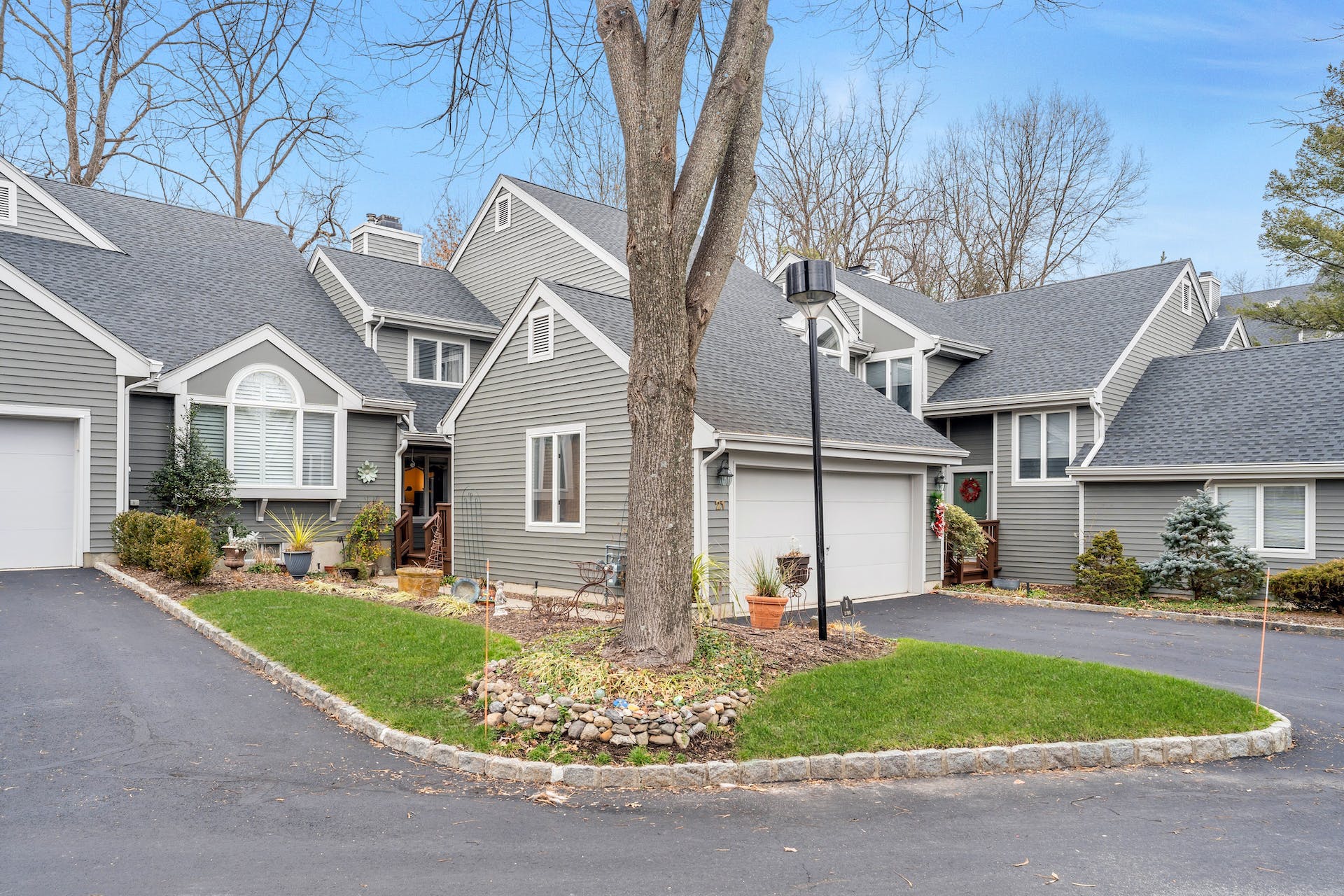 21 Crescent Hollow Court 