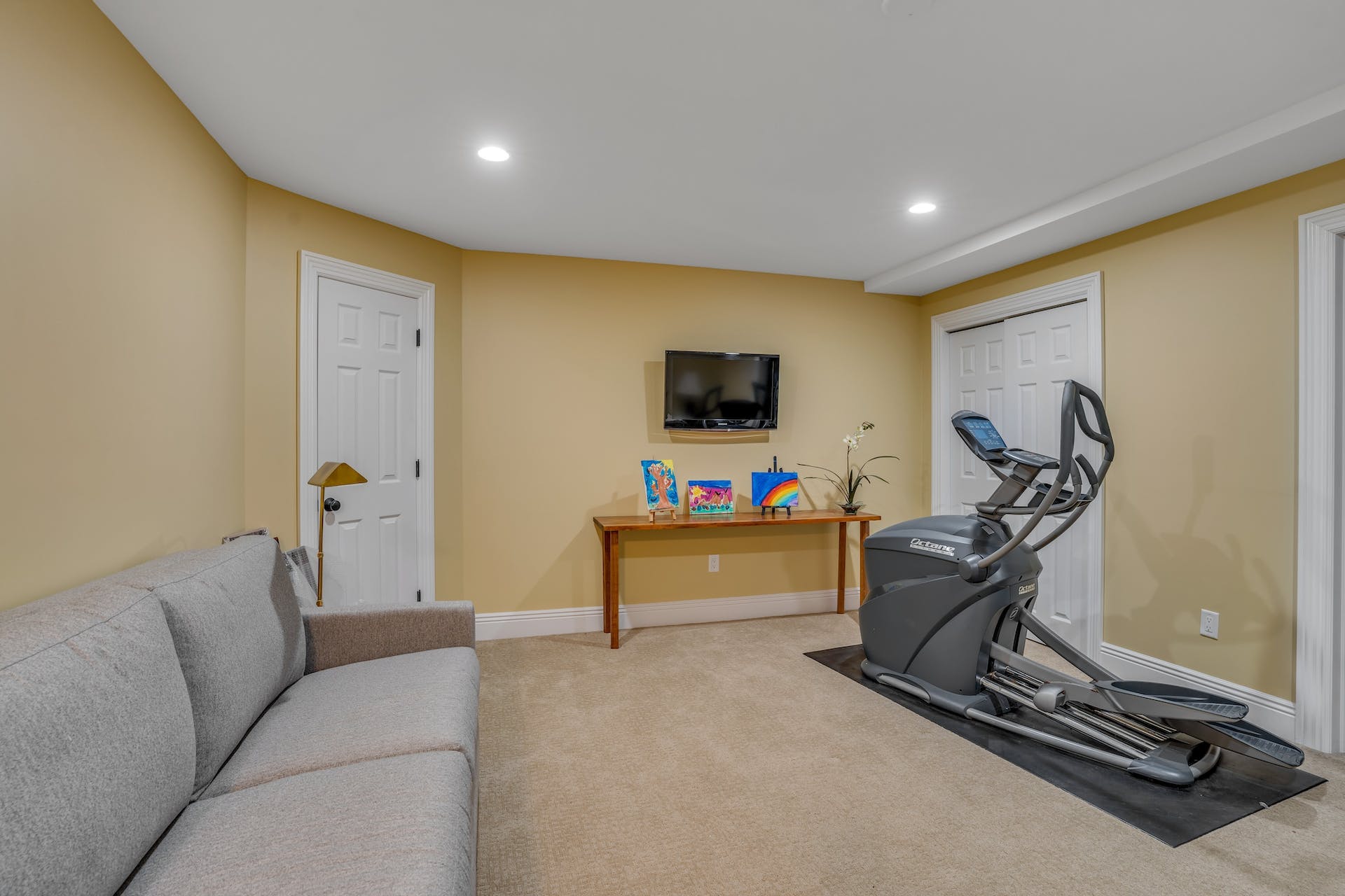 21 Crescent Hollow Court 