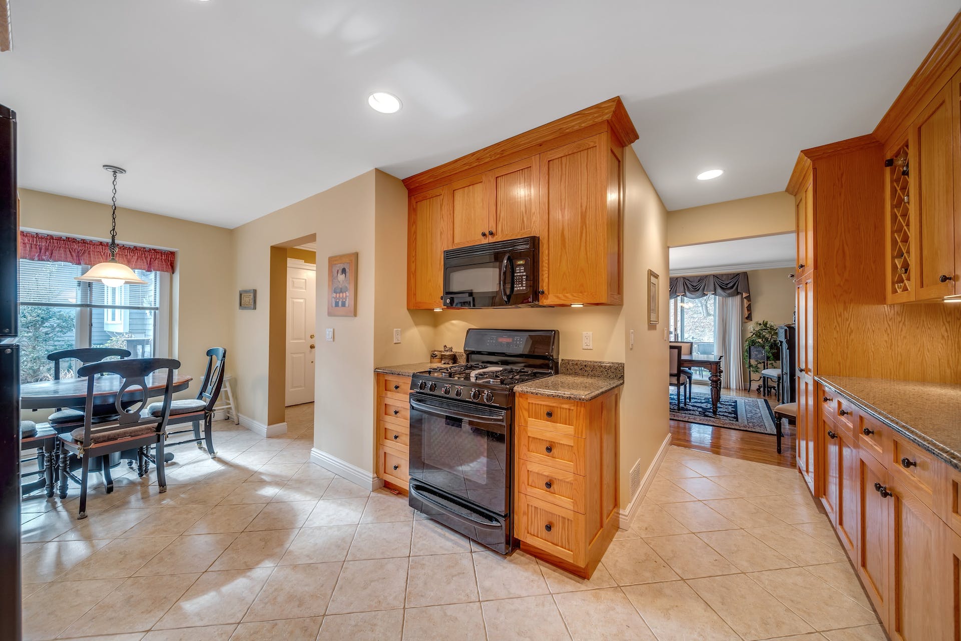 21 Crescent Hollow Court 