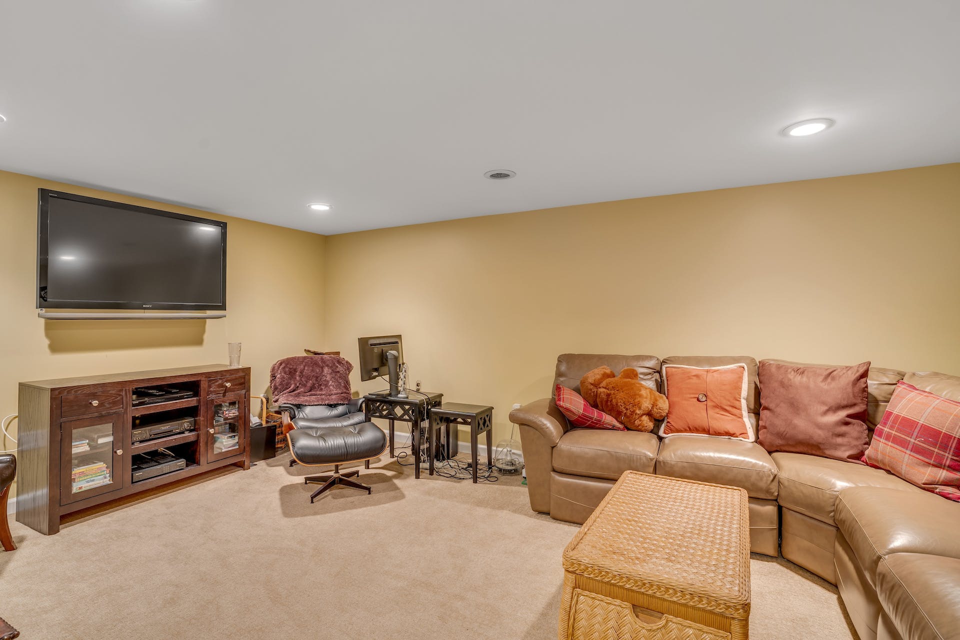21 Crescent Hollow Court 