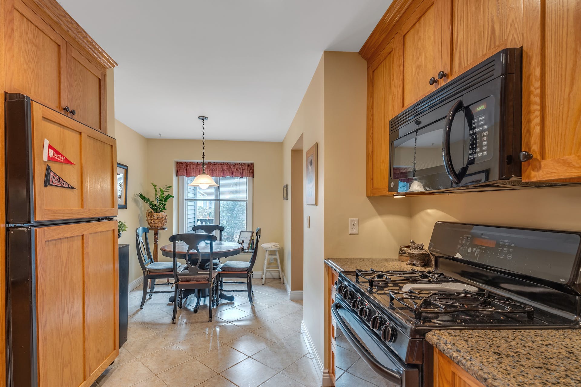 21 Crescent Hollow Court 