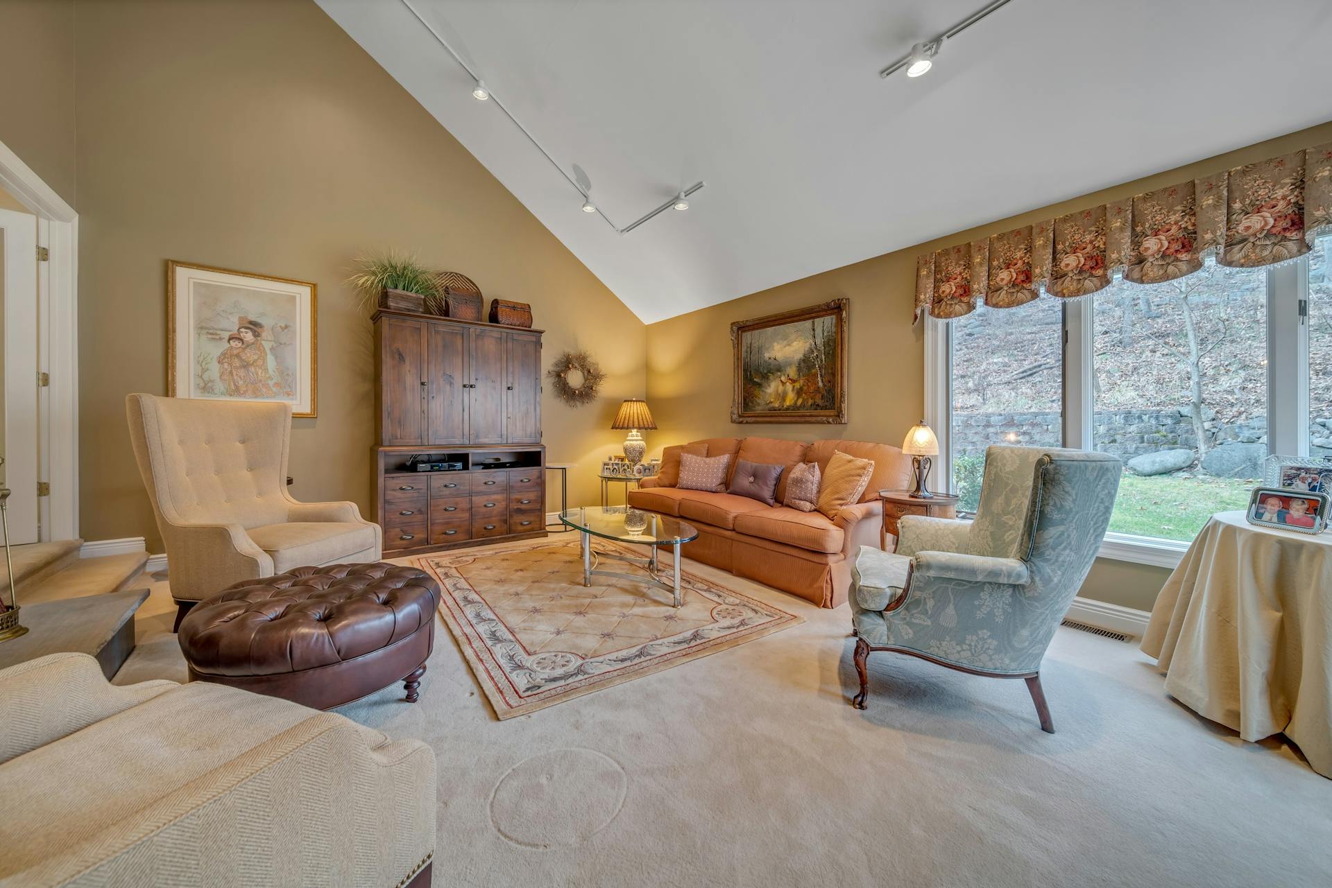 21 Crescent Hollow Court 