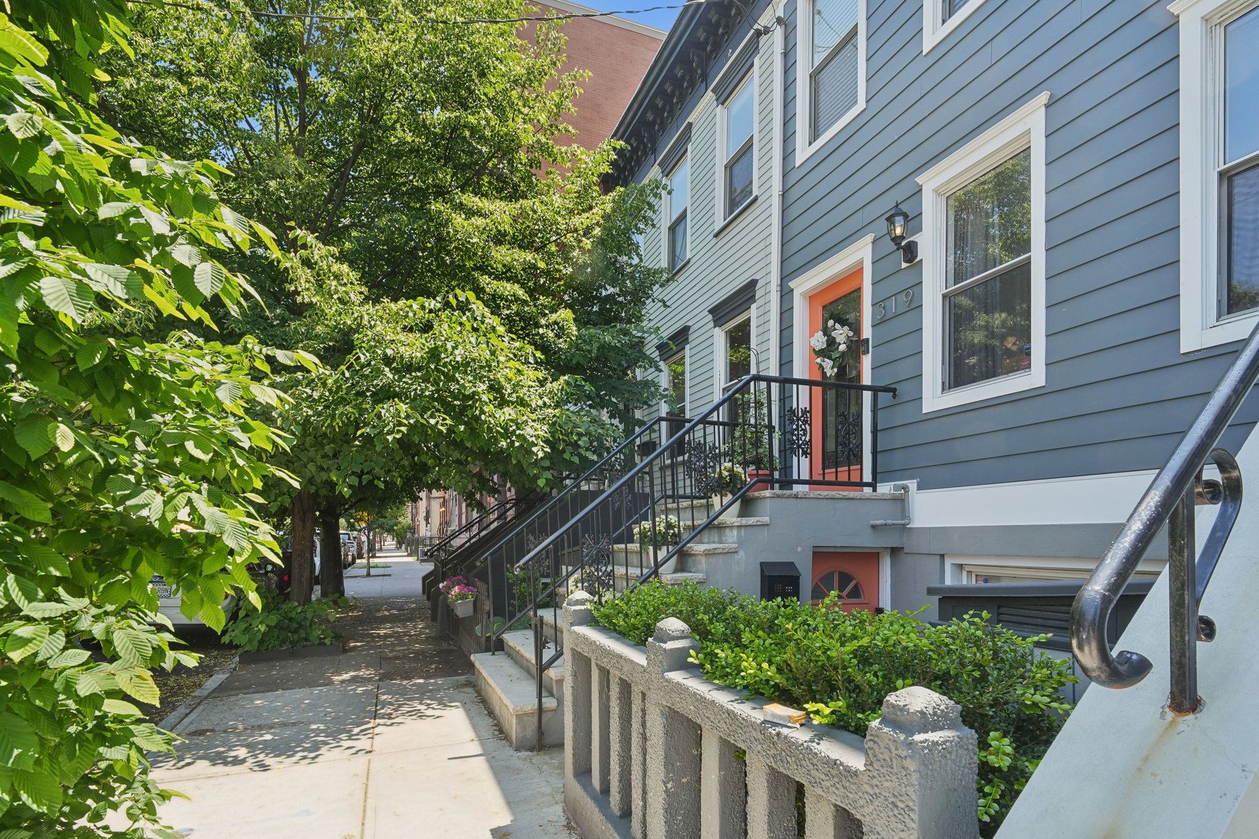 317 1/2 7th St