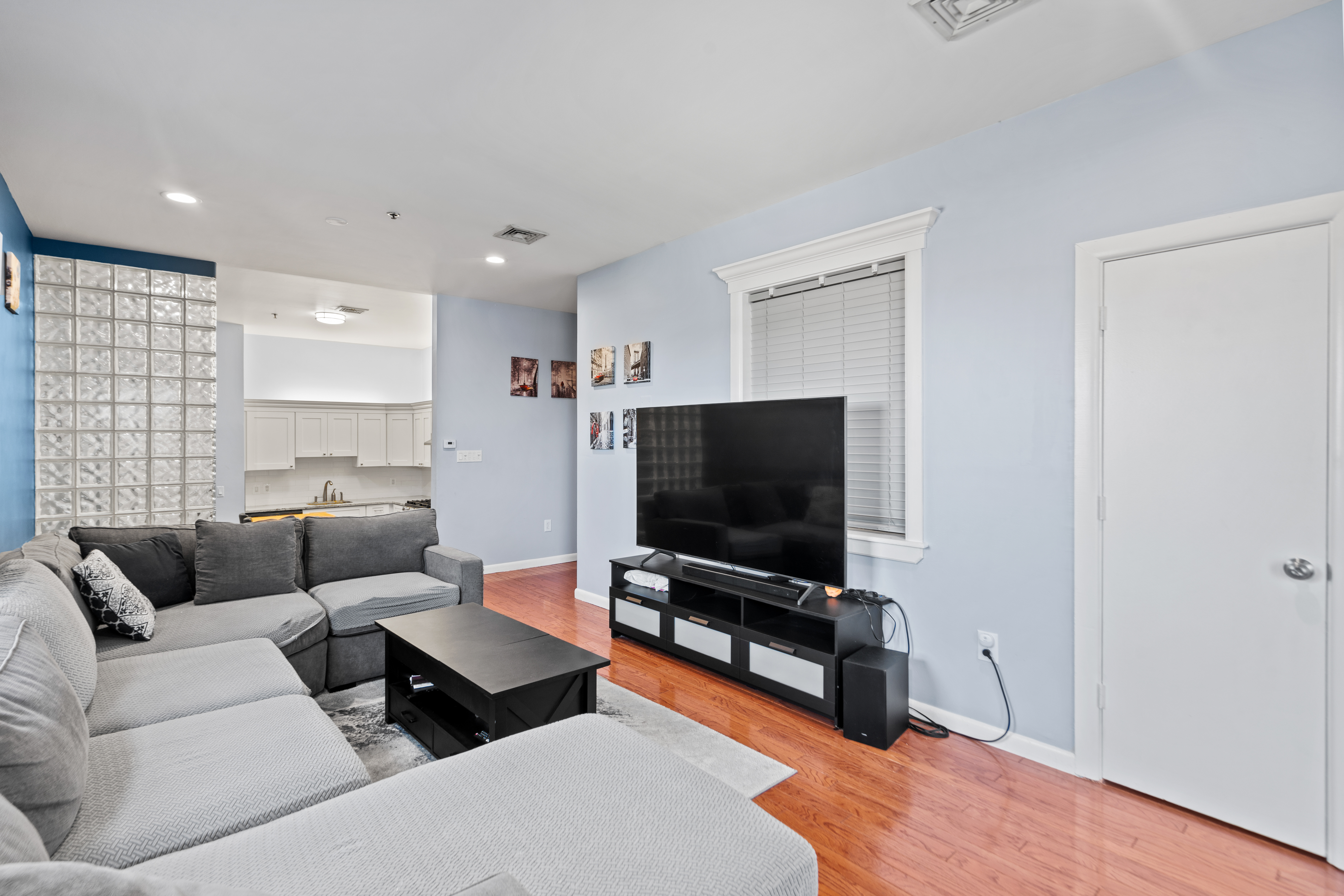 517 74th St #208 