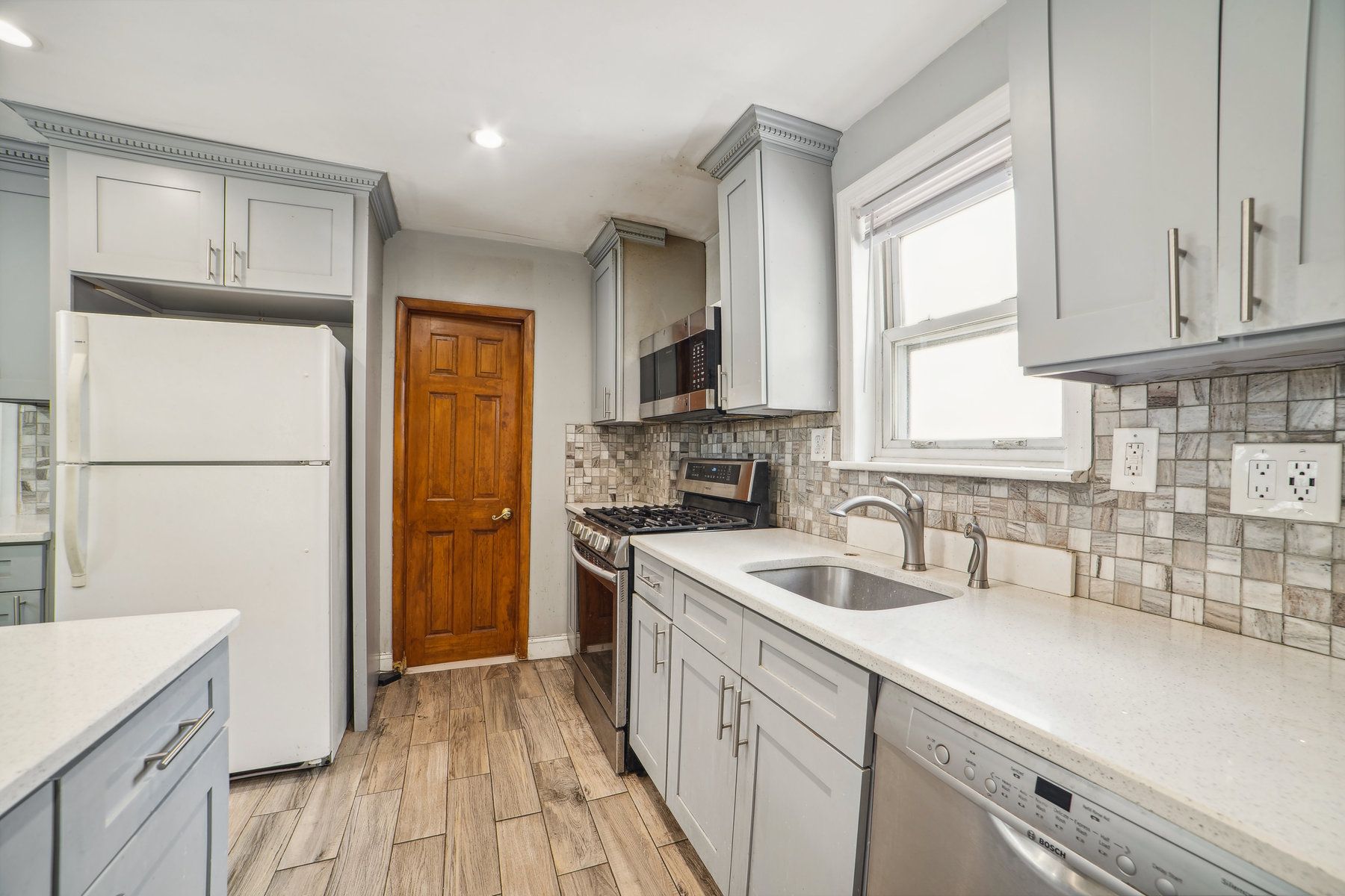 444 Mallory Ave 