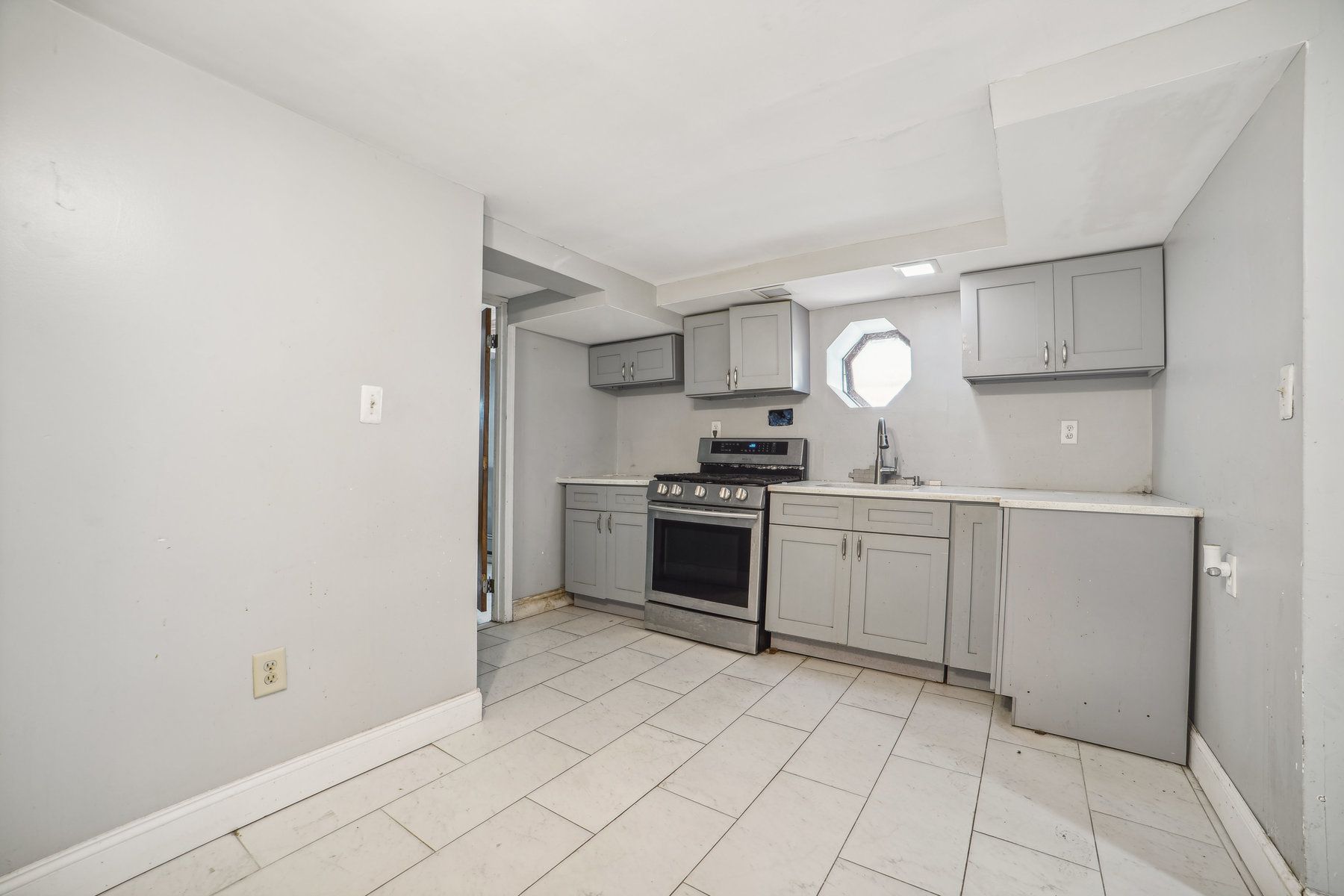 444 Mallory Ave 