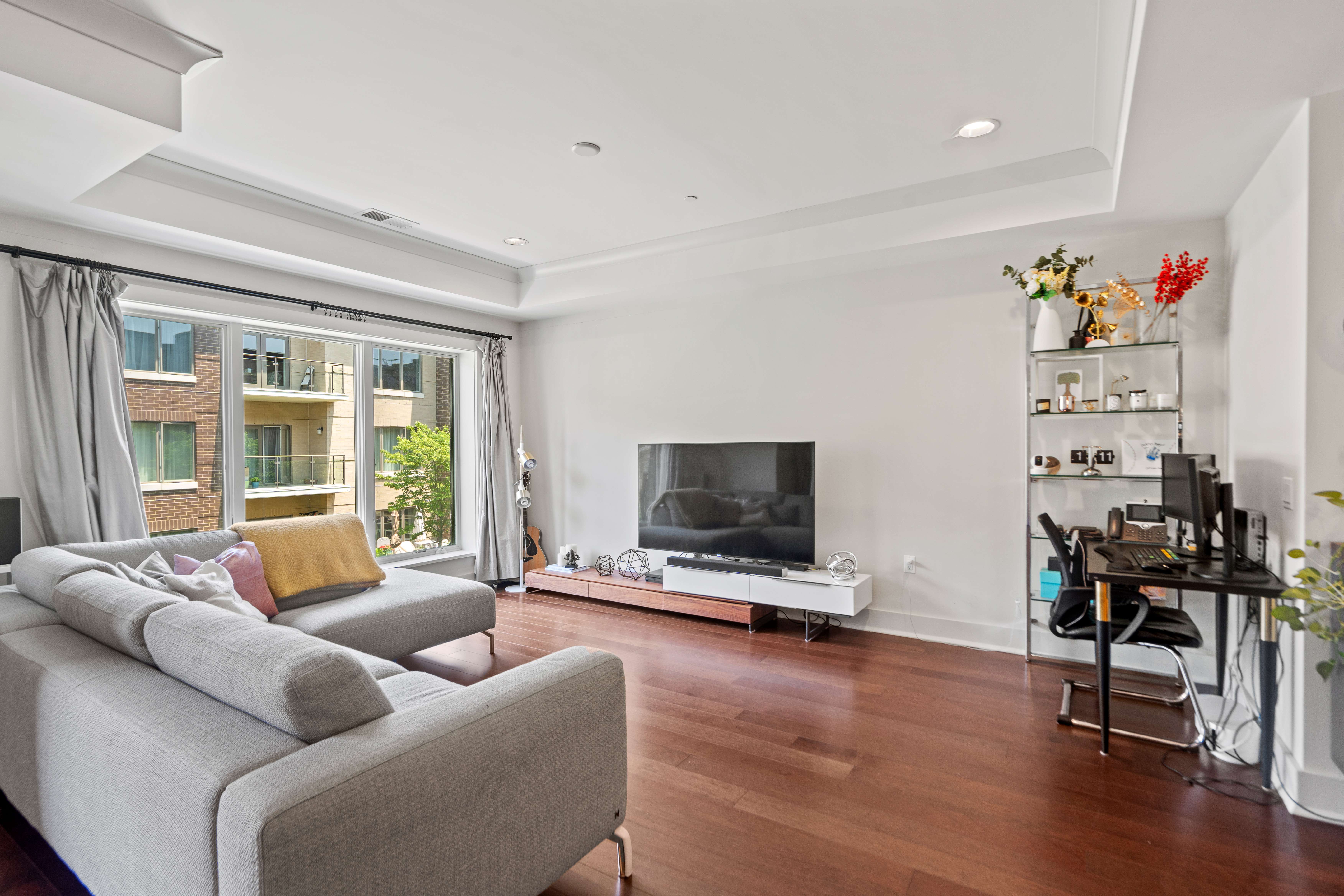 150 Henley Pl Unit# 303