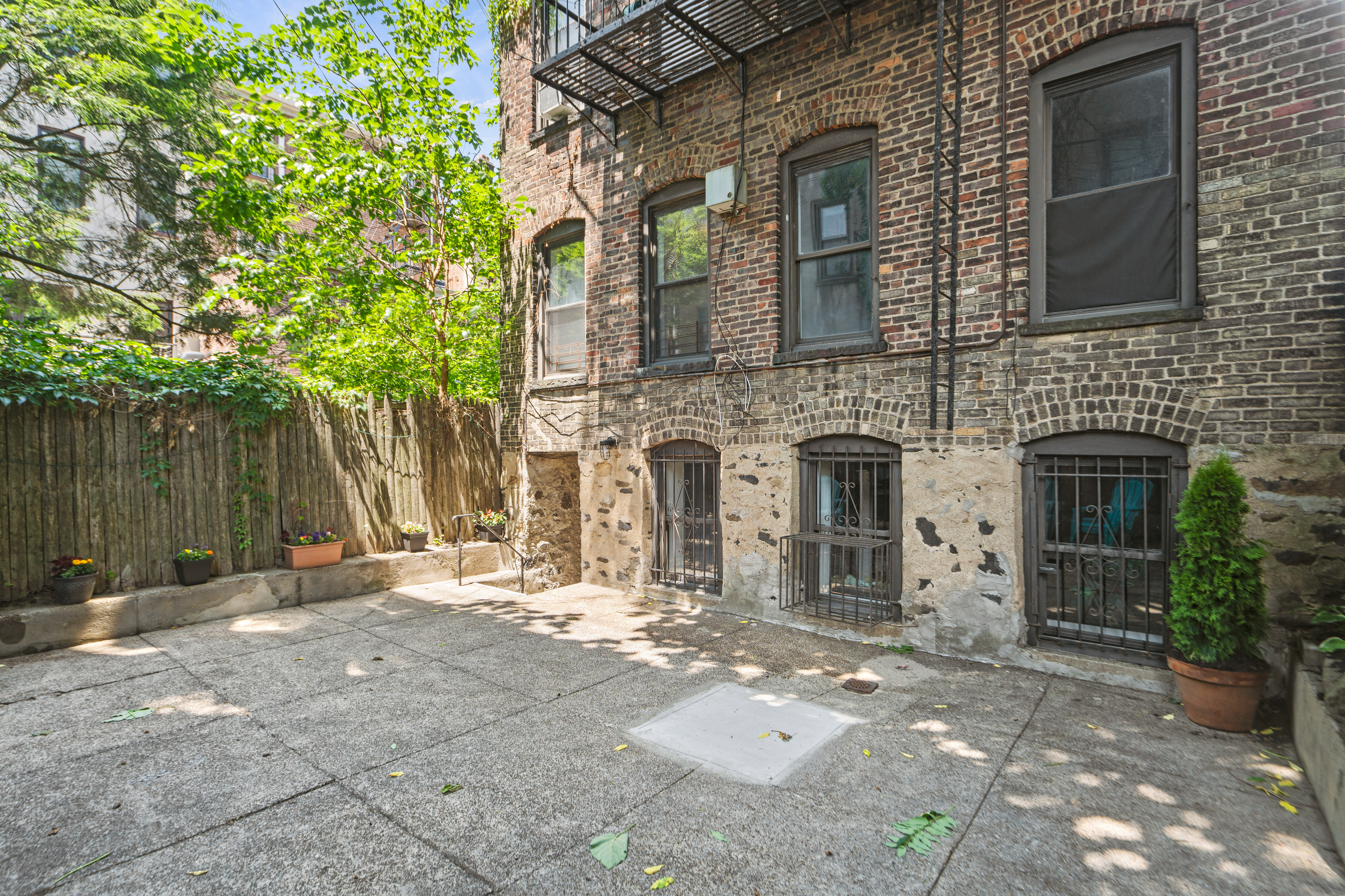 247 Montgomery St #B 
