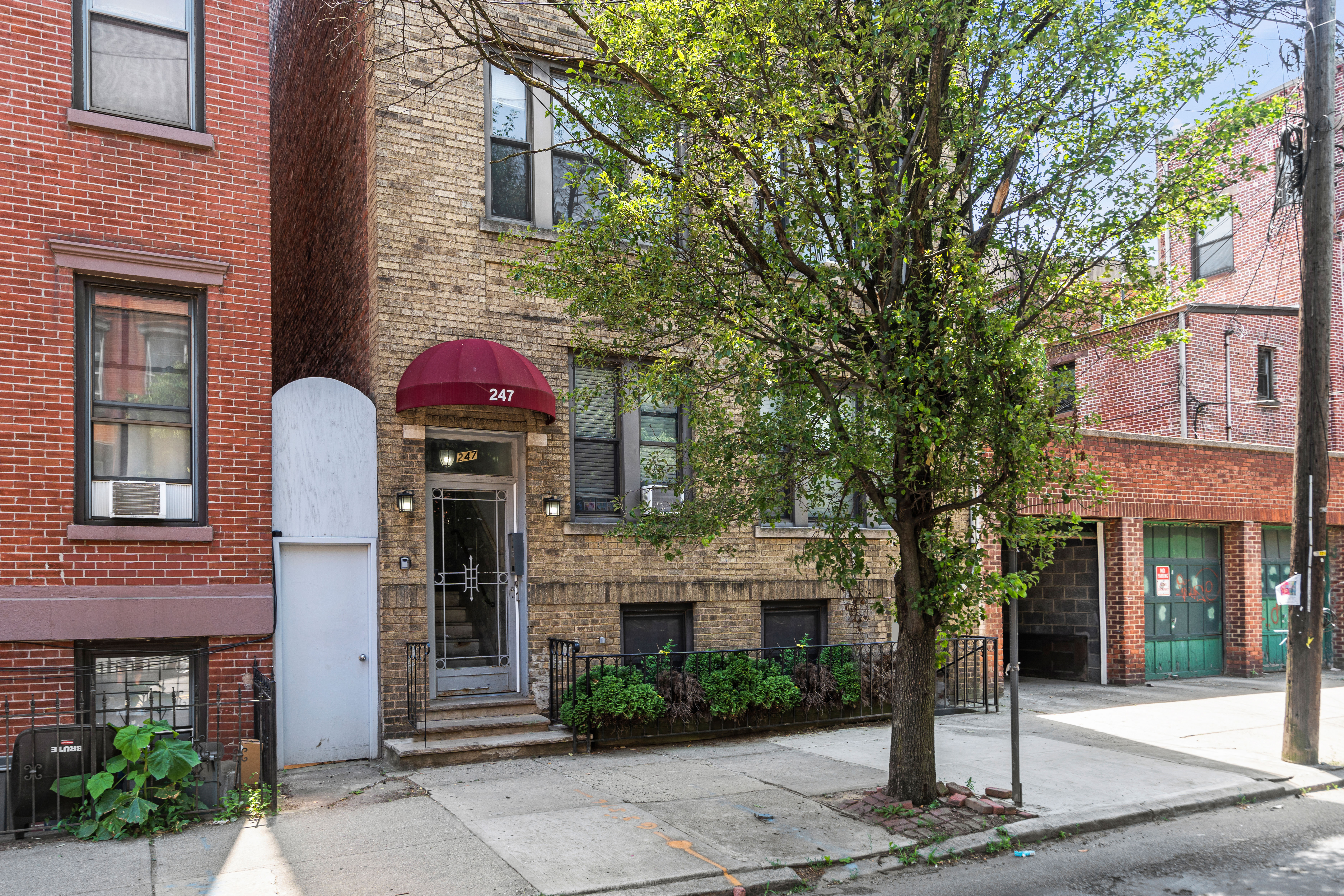 247 Montgomery St #B 