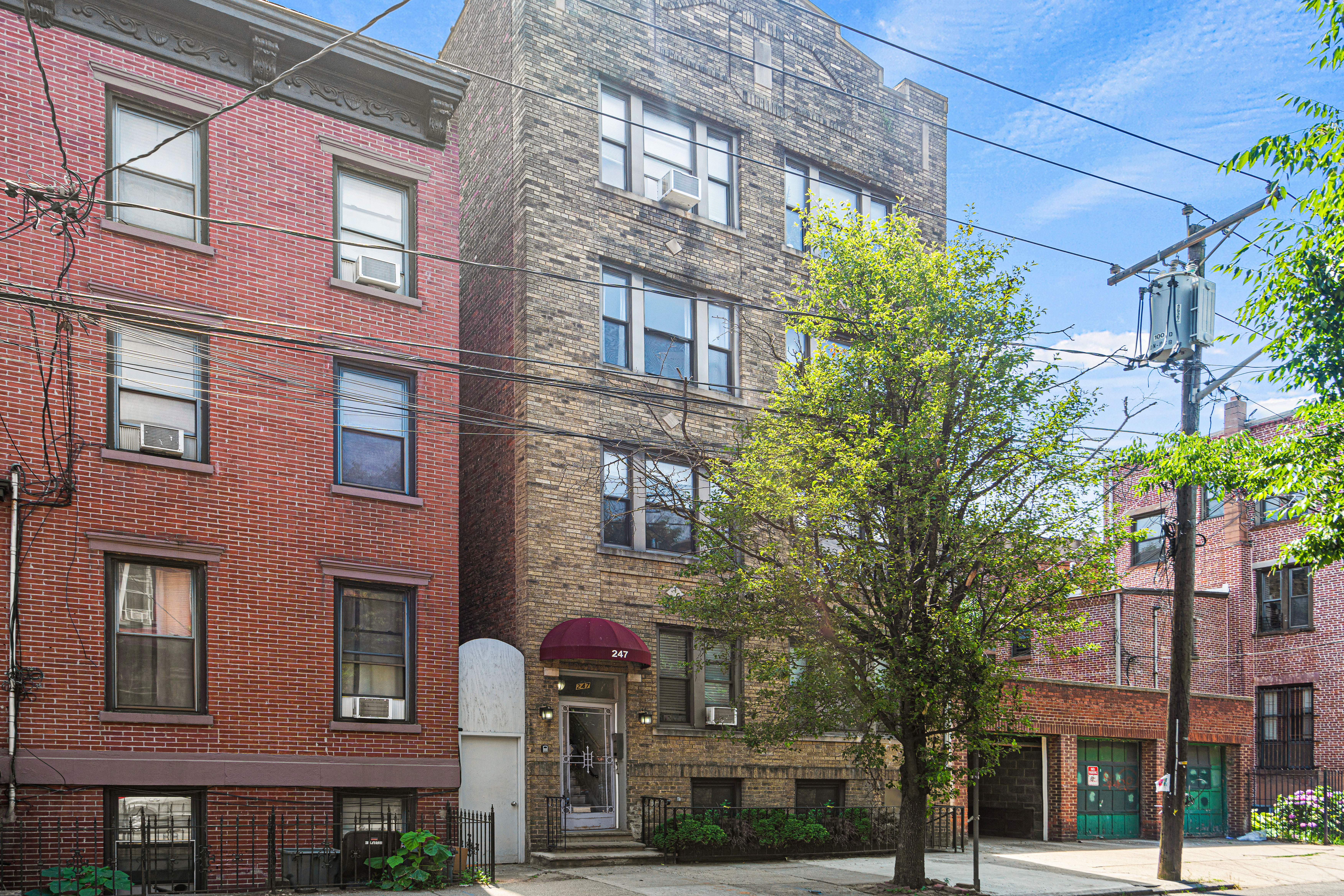 247 Montgomery St #B 