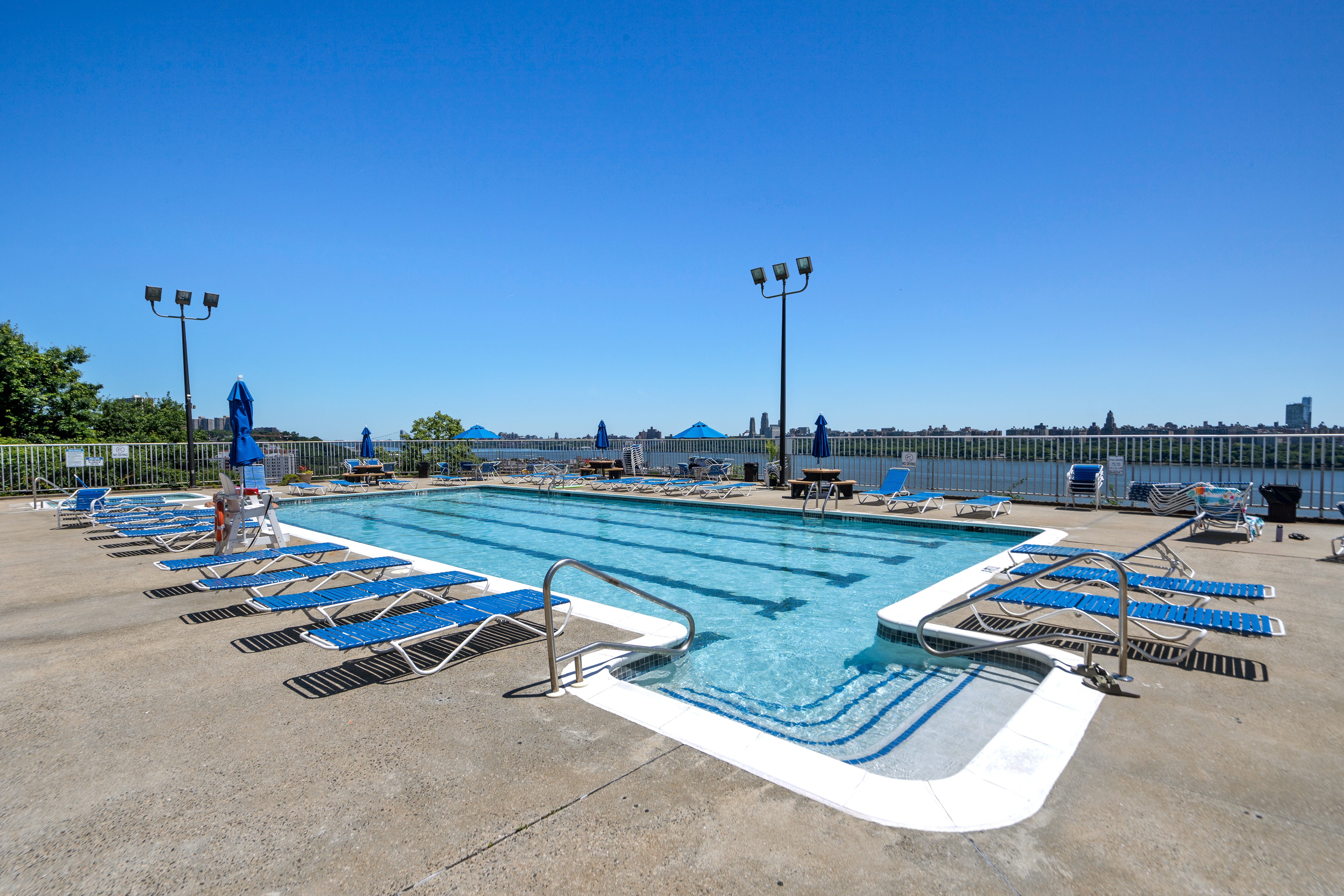 8700 Blvd East #2H 