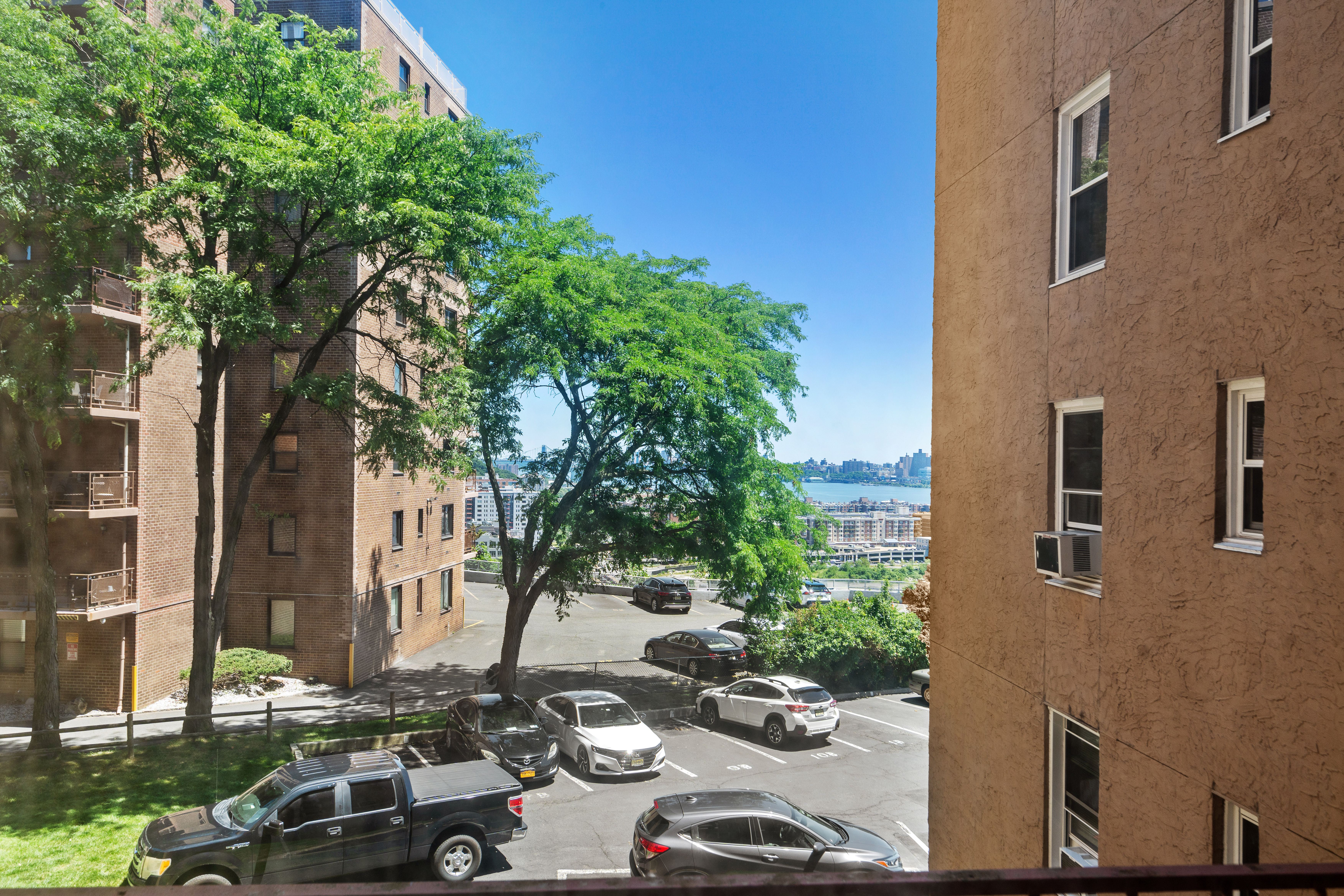 8700 Blvd East #2H 