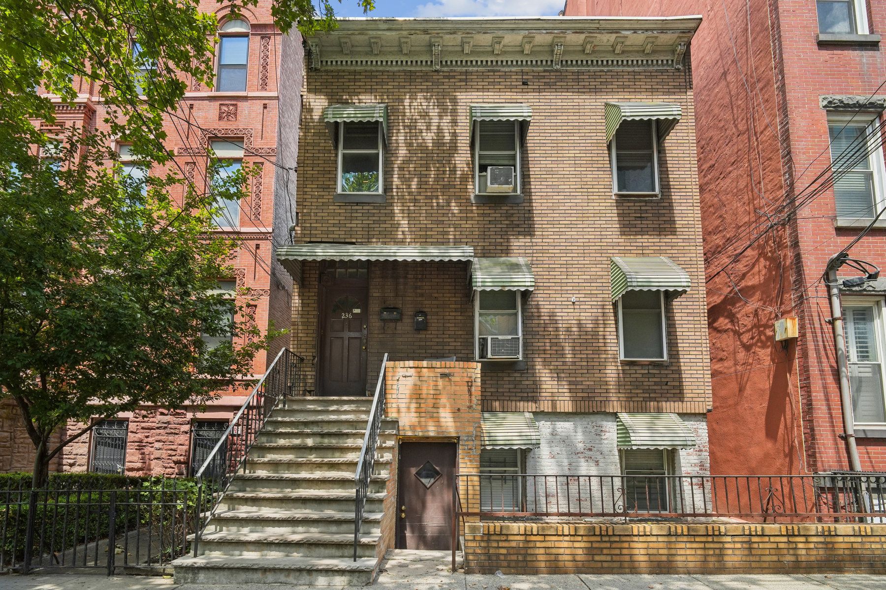 236 9th St 