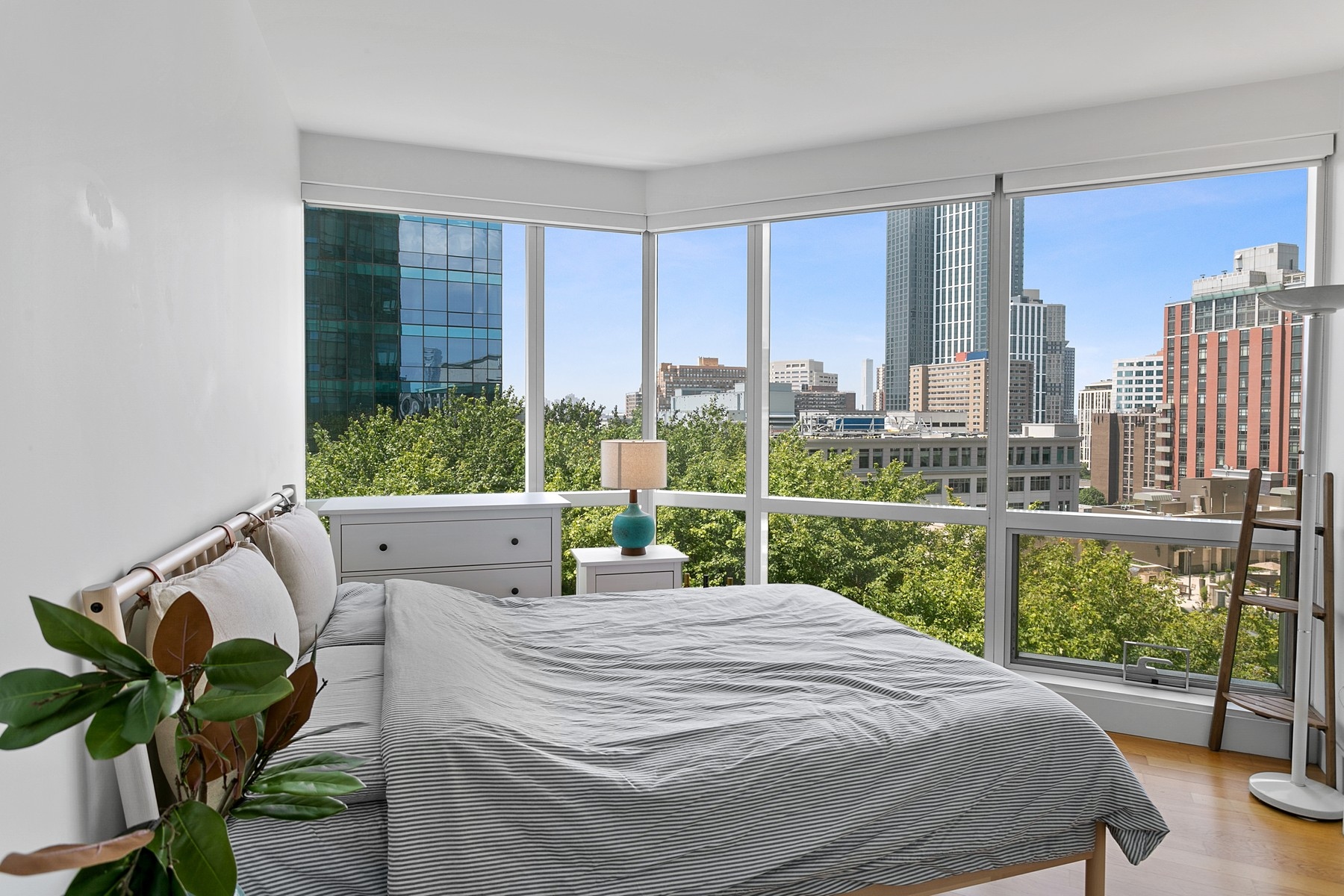 77 Hudson St Unit# 1403
